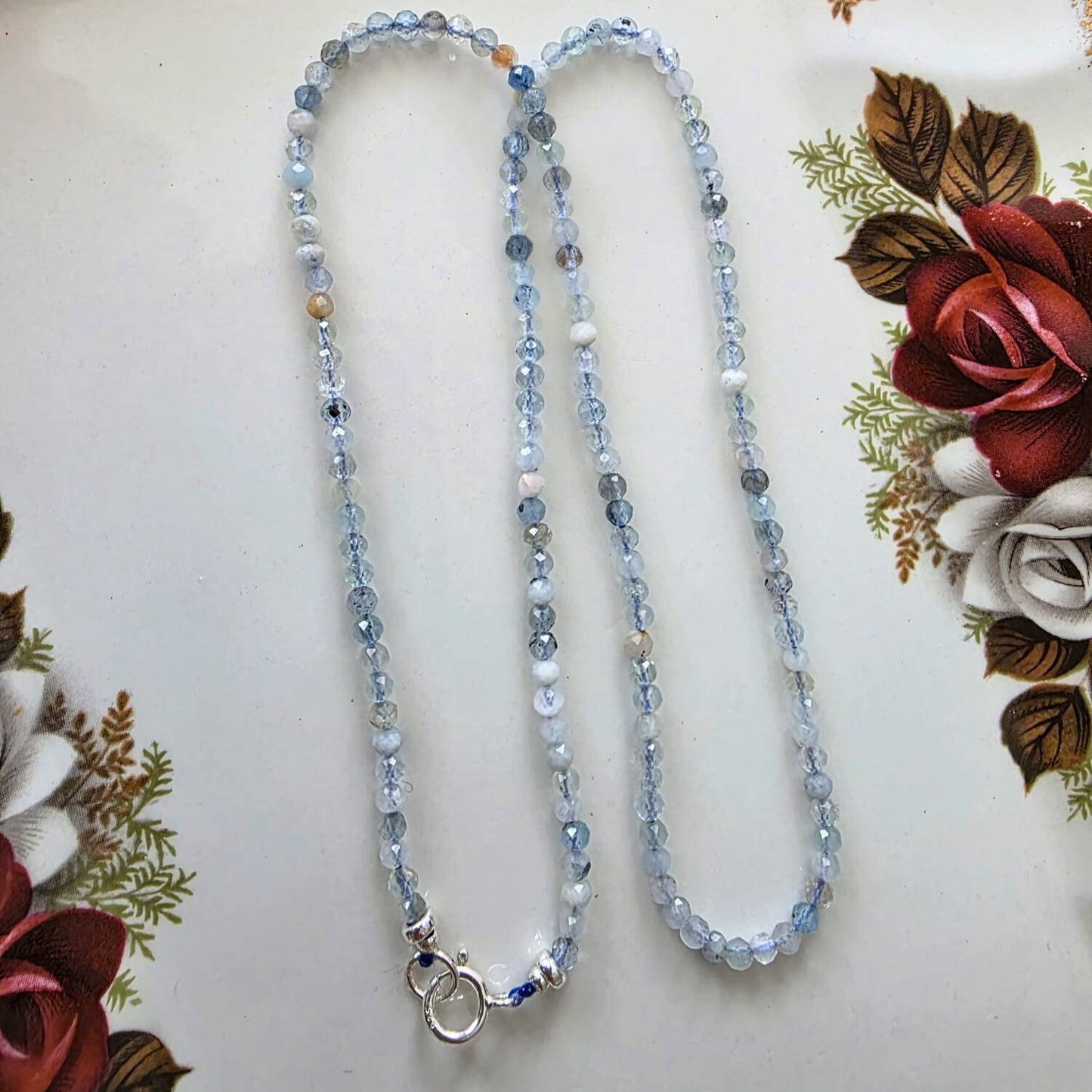 Zilver en aquamarijn edelsteen ketting