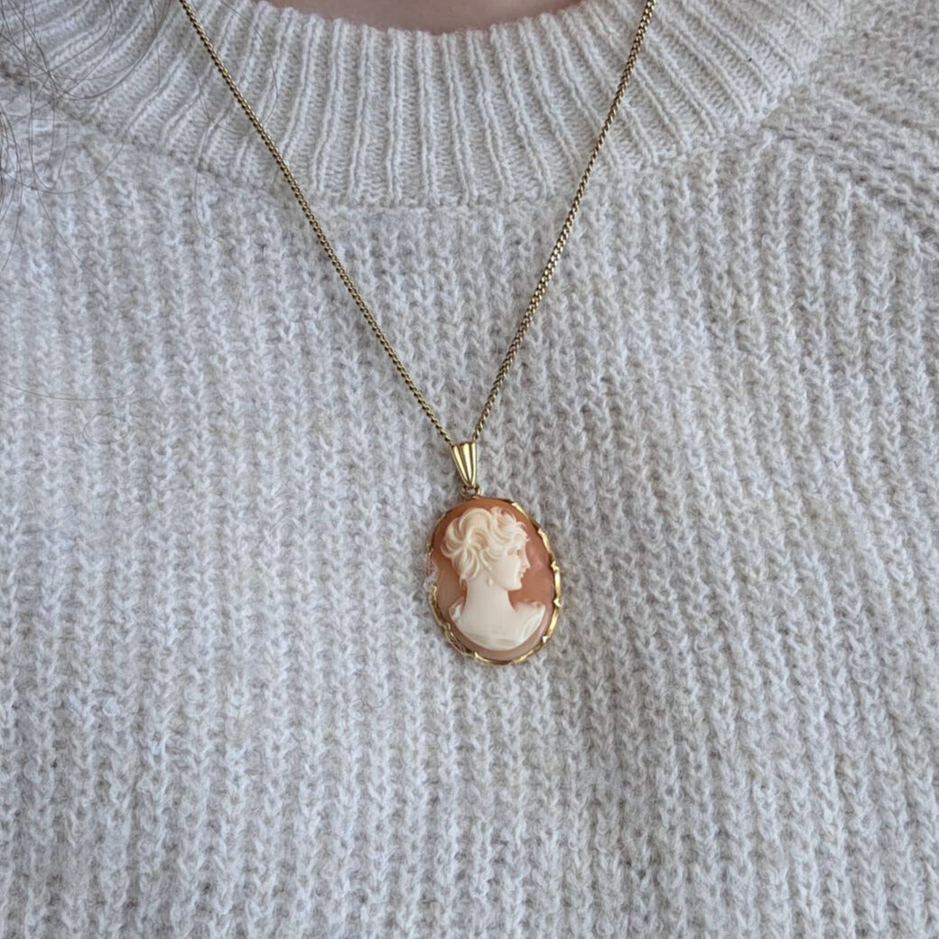 Vintage 14k gold cameo pendant