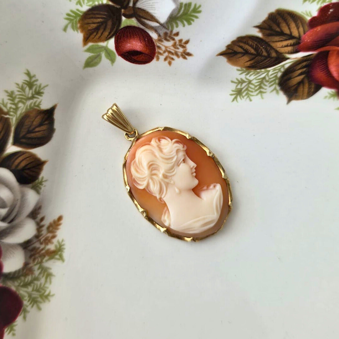 Vintage 14k gold cameo pendant