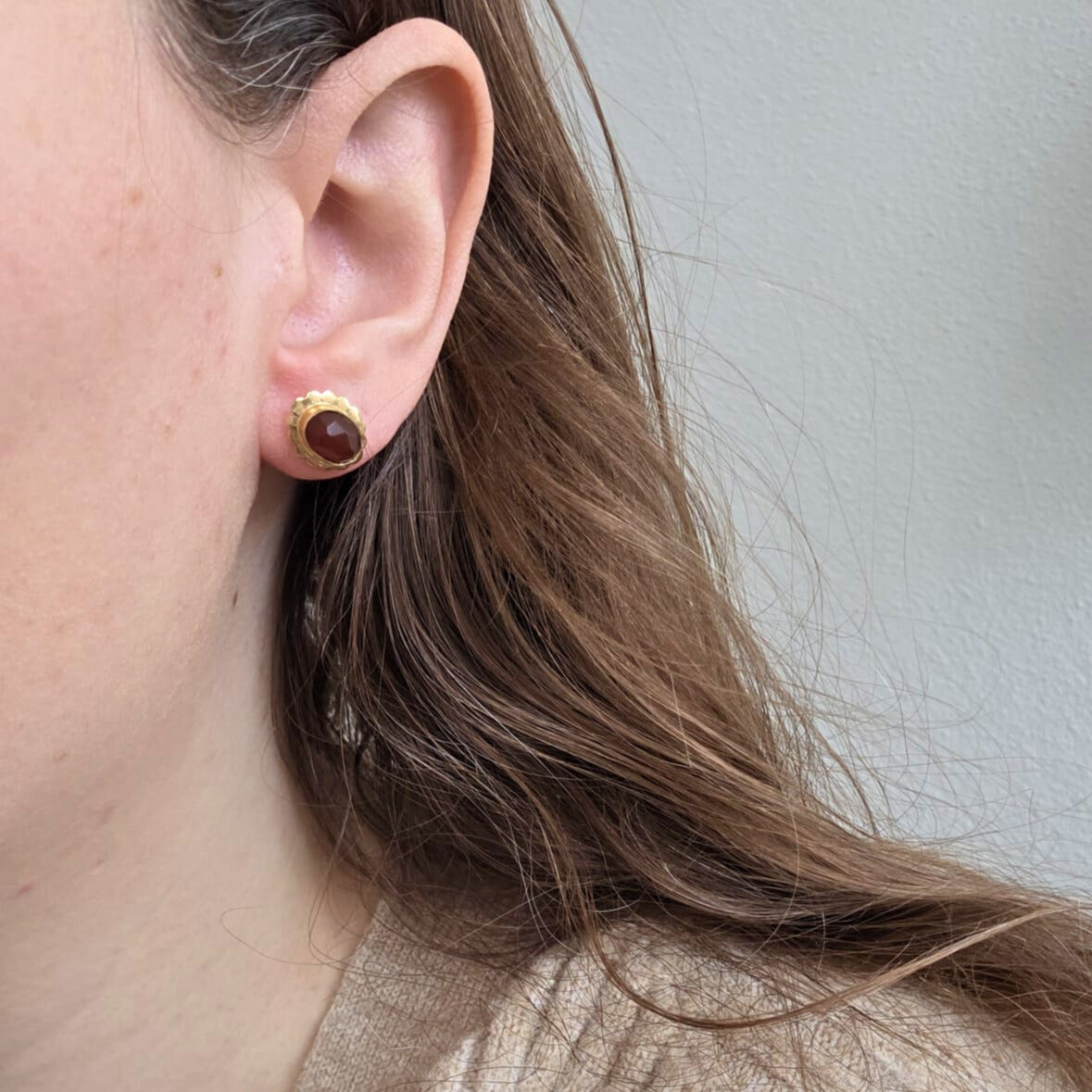 Vintage 14k gold carnelian stud earrings