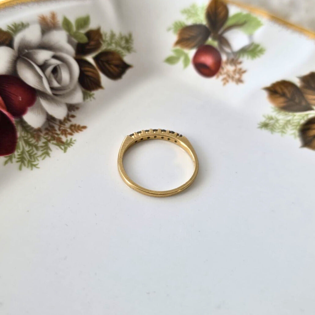 Vintage 18k gold ring with diamonds