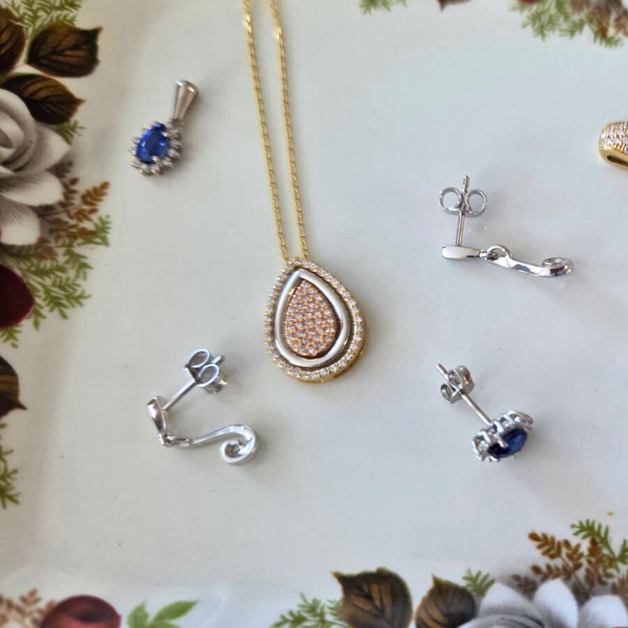 Pre-owned 14k gouden ketting met tri-color hanger