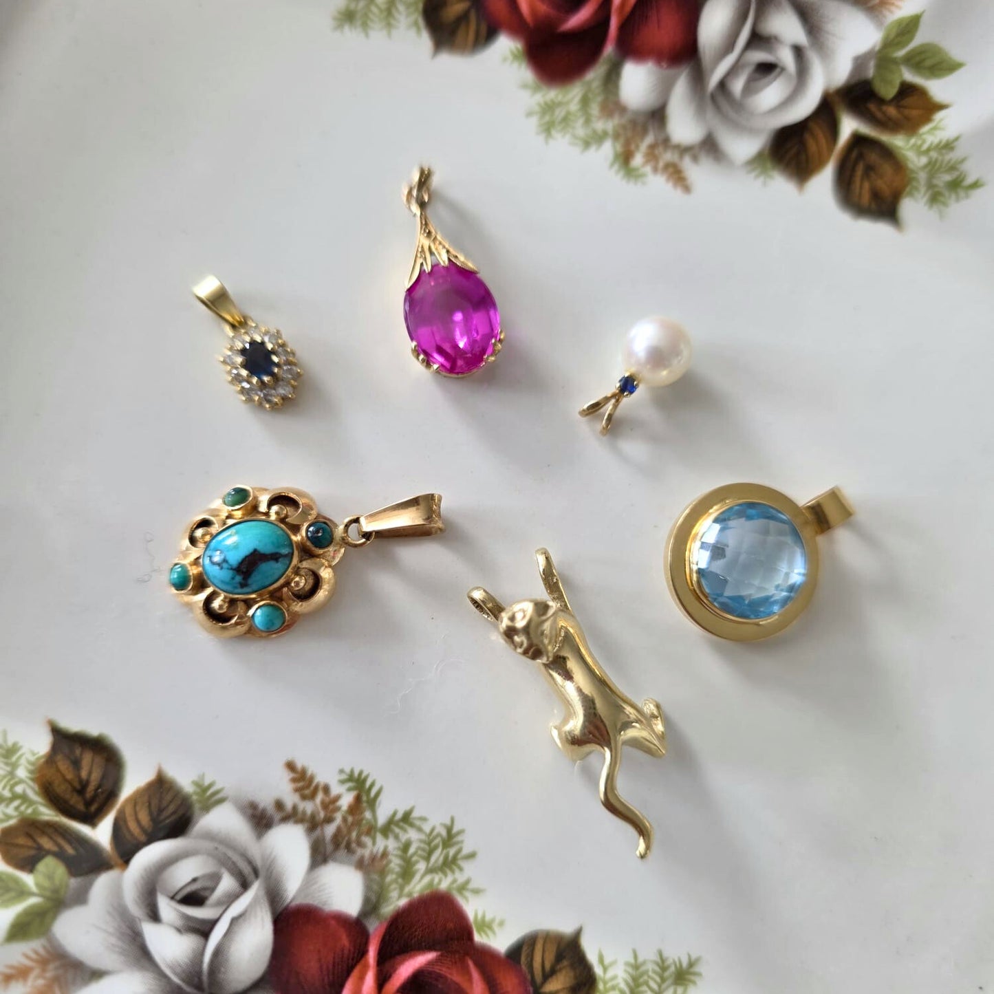 Vintage 14k gold pendant with pearl and sapphire