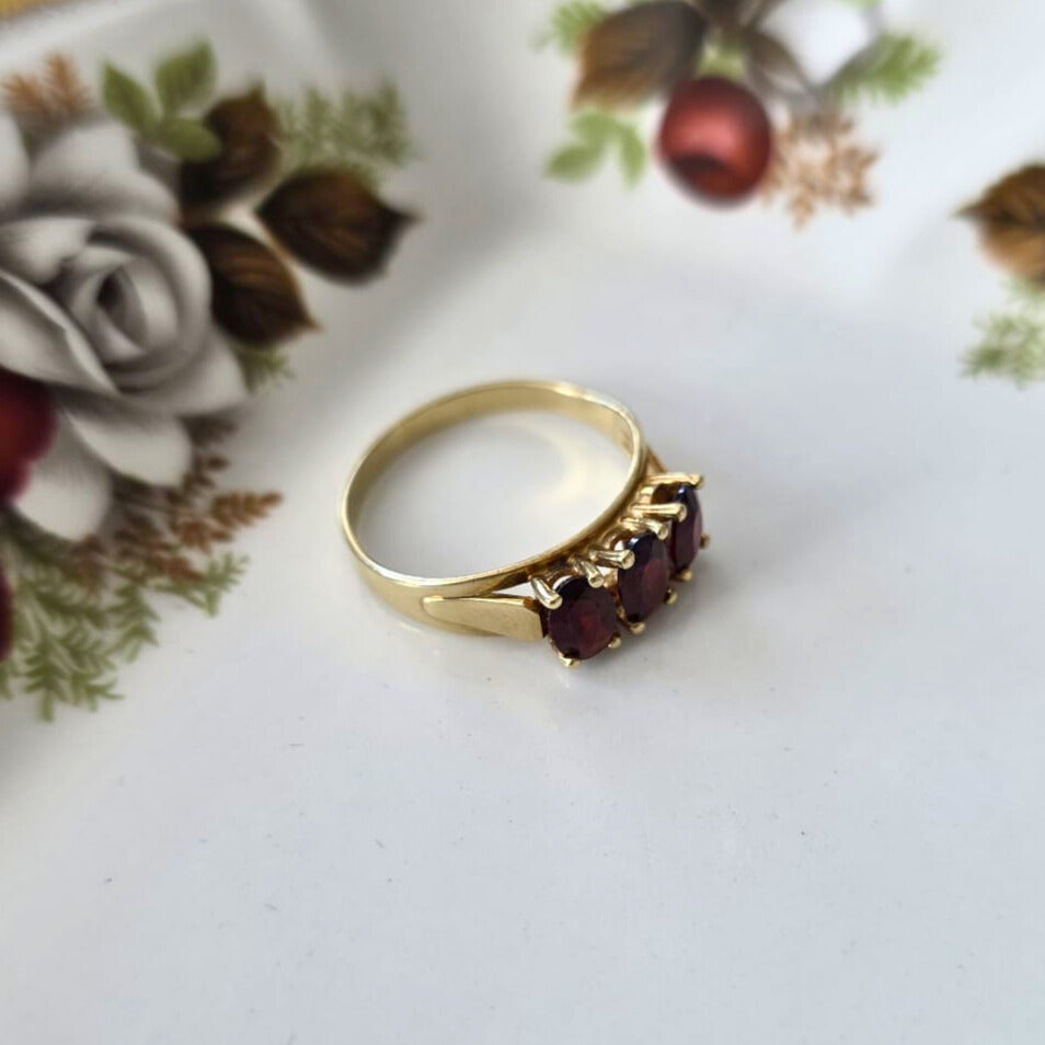 Vintage 8k gouden ring met granaat