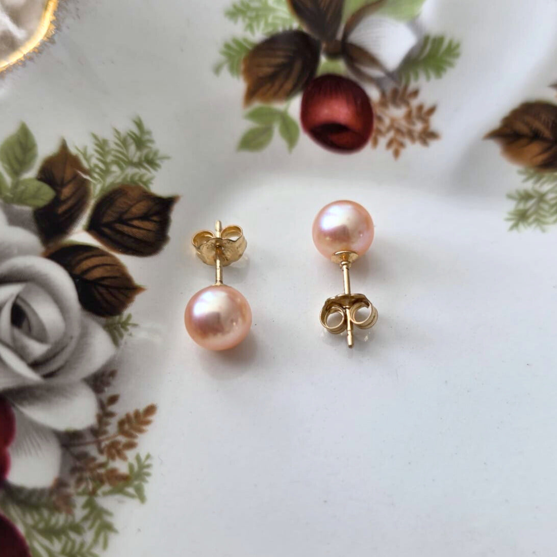 Vintage 14k gold stud earrings pink pearl