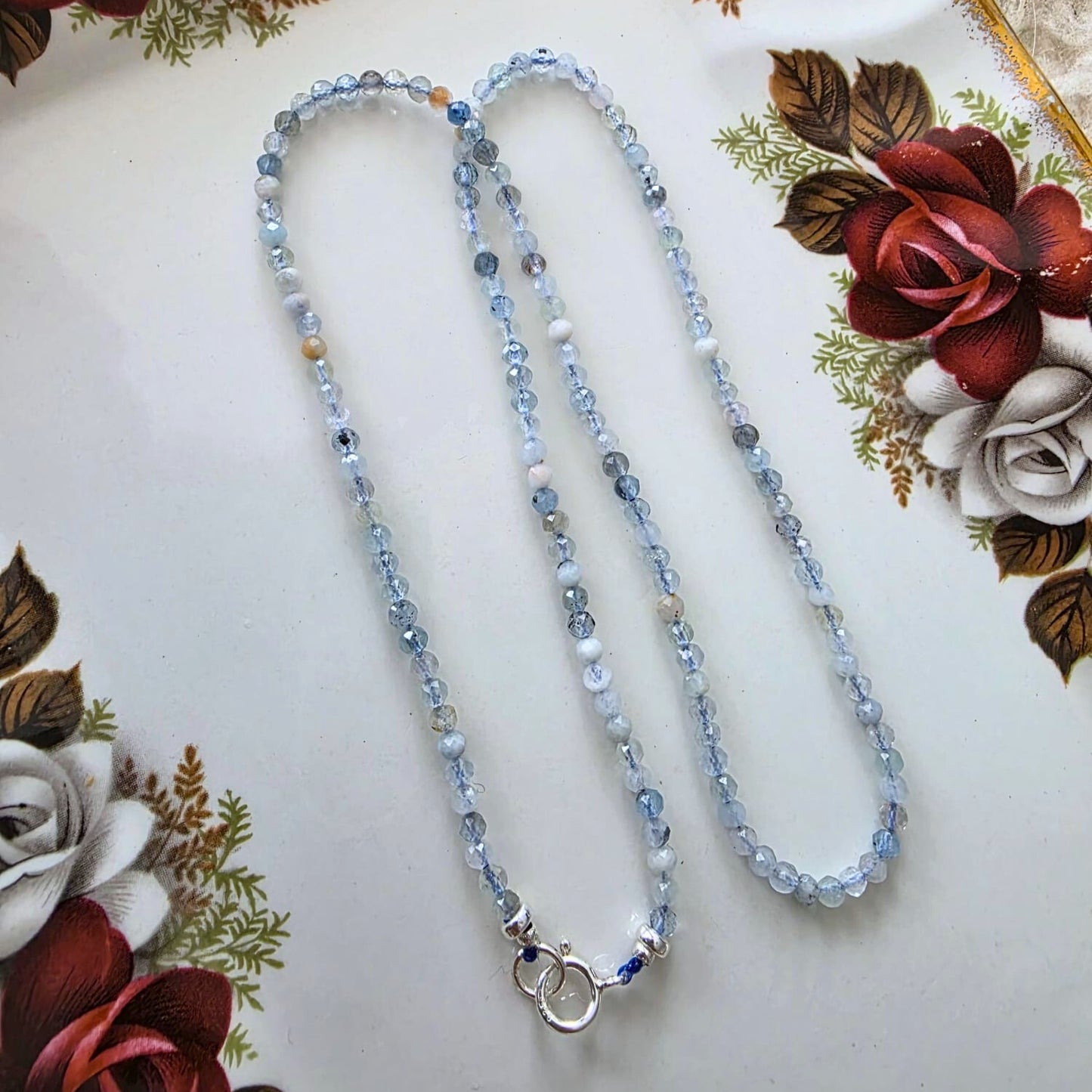 Zilver en aquamarijn edelsteen ketting