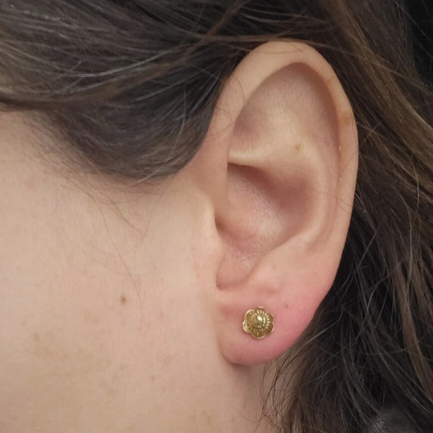 Vintage 14k gouden oorstekers zeeuws knoopje