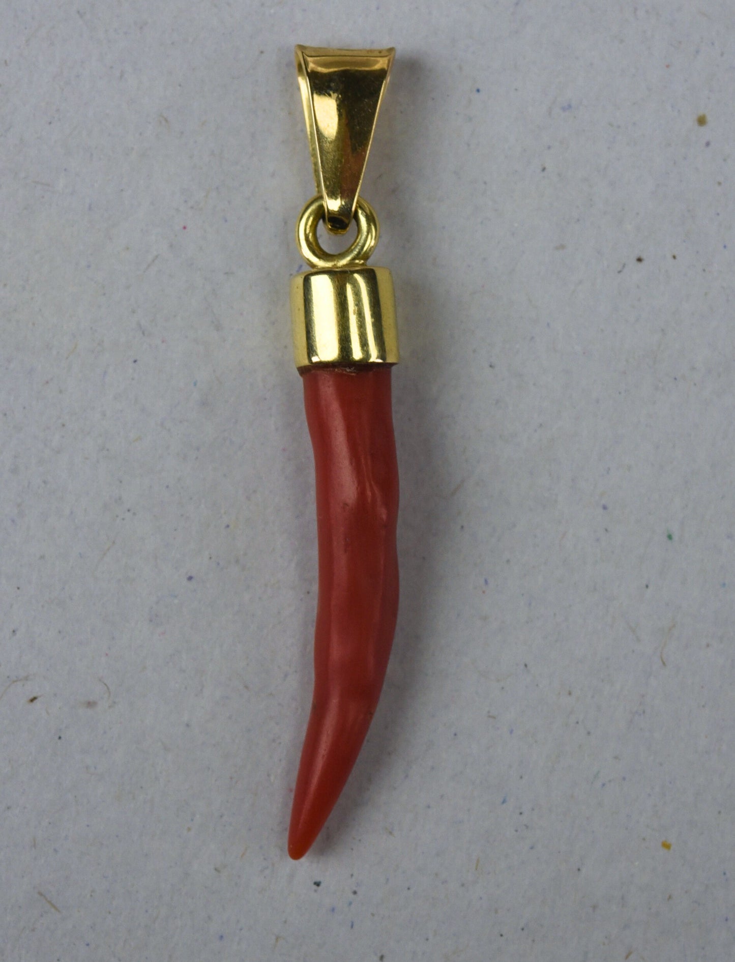 Vintage 14k gold pendant with red coral