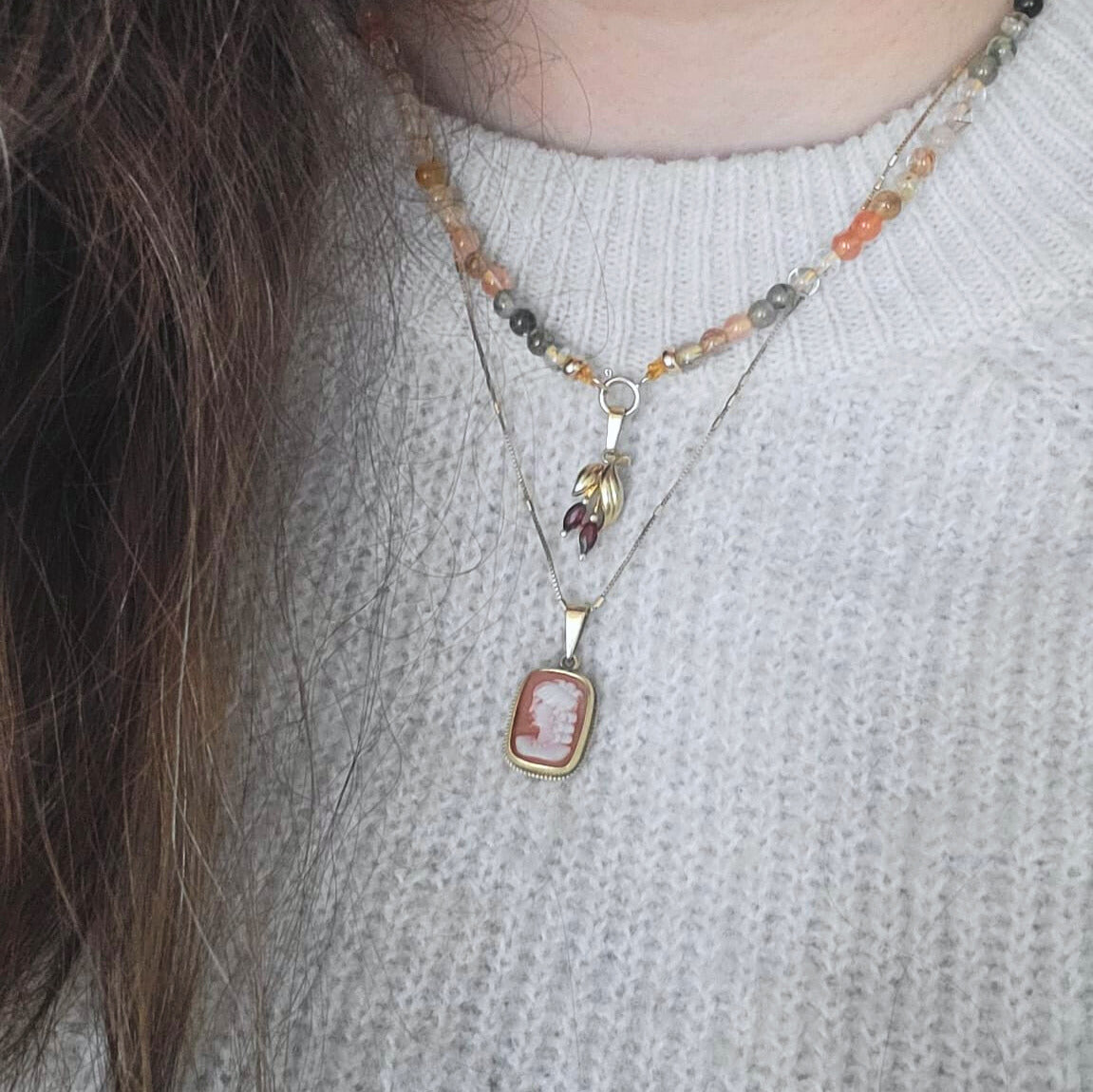 Vintage 14k gold pendant with cameo