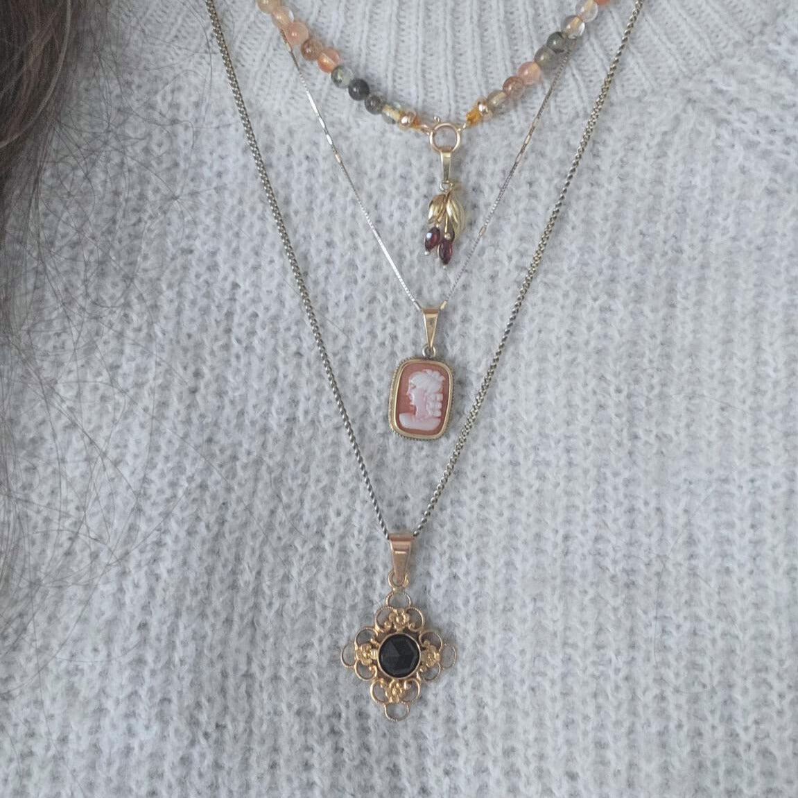 Vintage 14k rosé gouden hanger met granaat