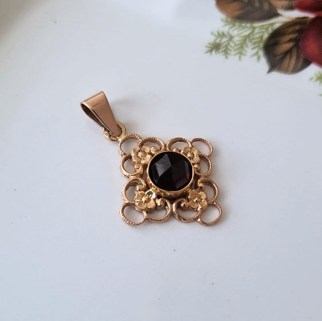 Vintage 14k rosé gouden hanger met granaat