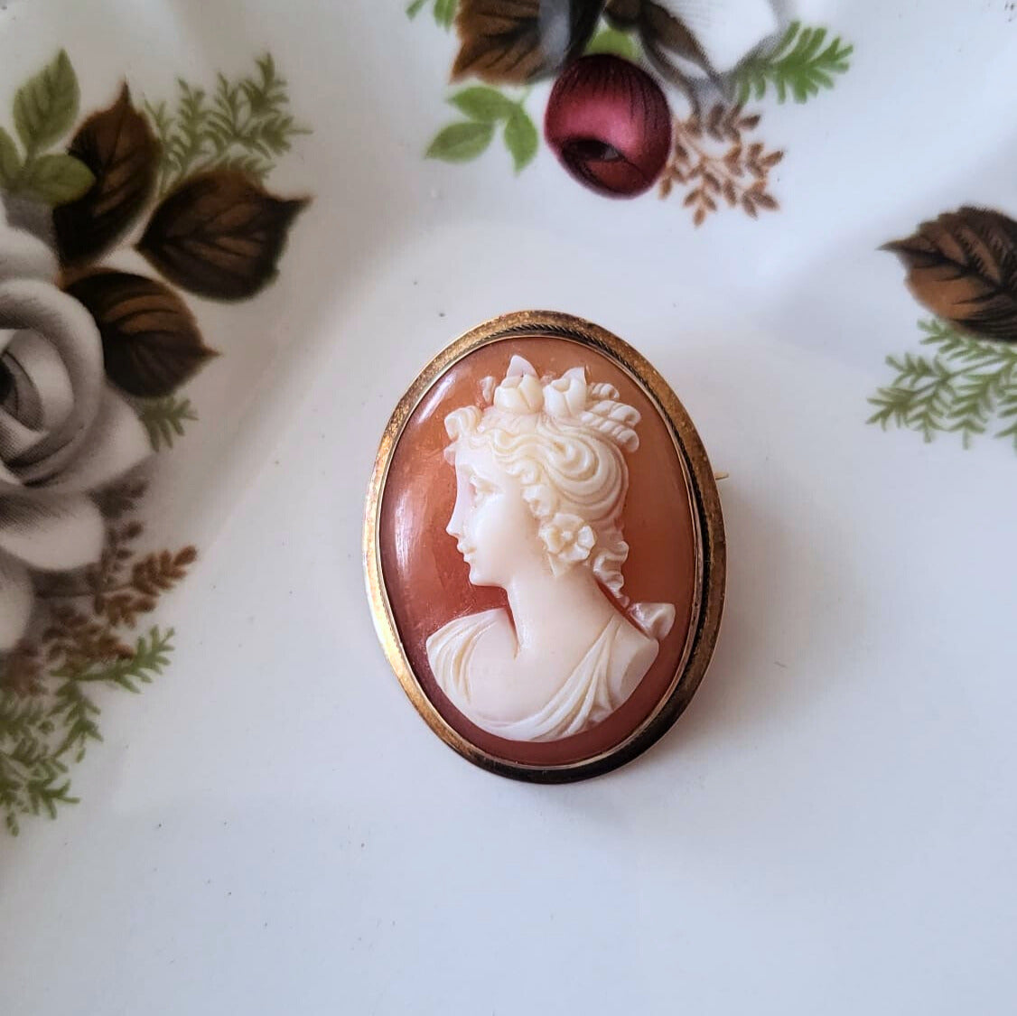 Vintage 14k gold brooch pendant cameo