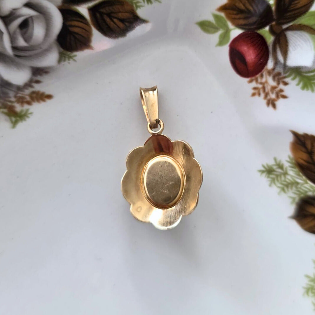 Vintage 14k gold pendant with turquoise