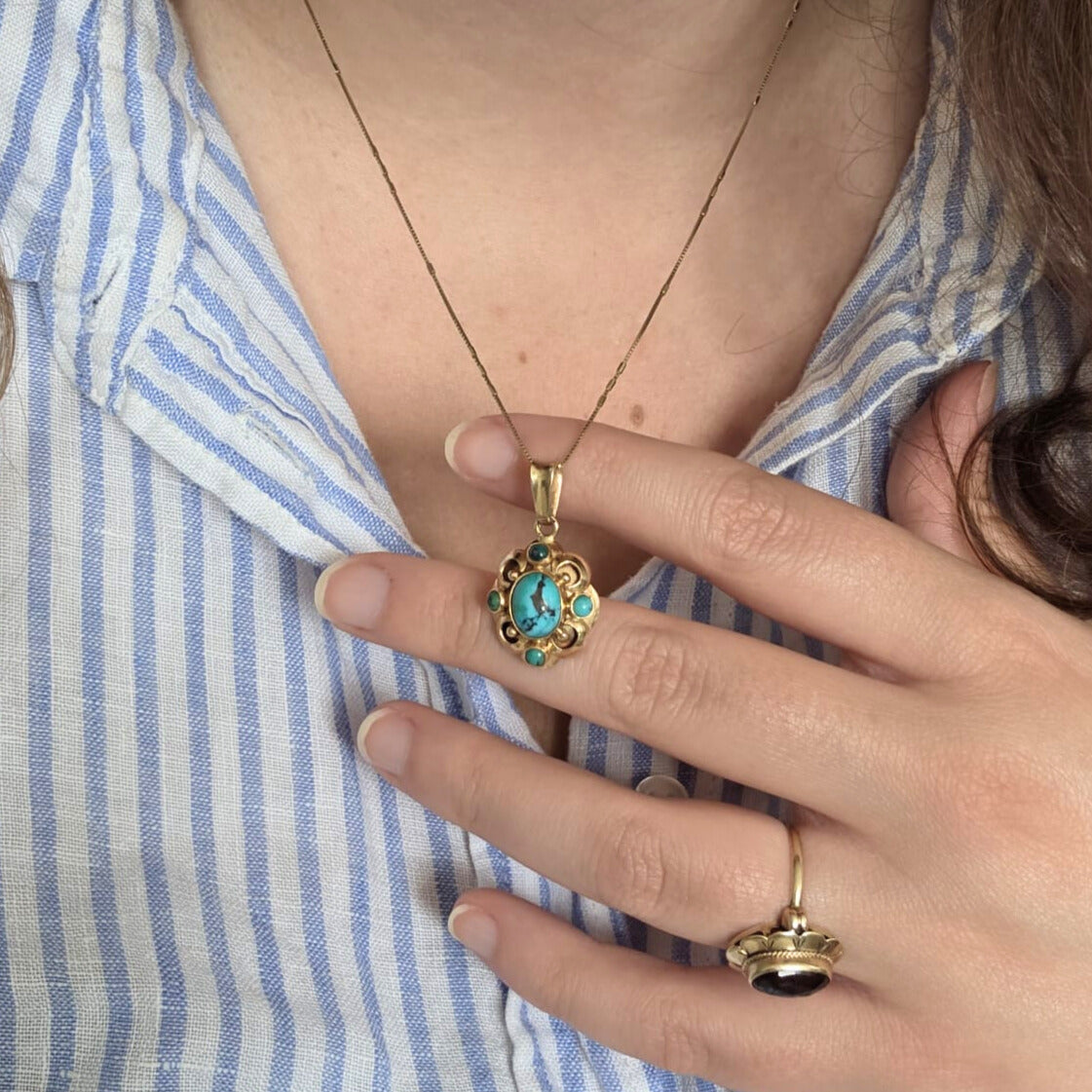 Vintage 14k gold pendant with turquoise