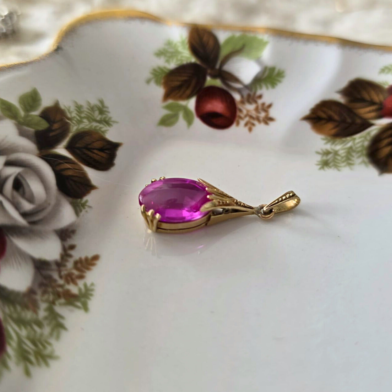 Vintage 14k gold pendant with ruby