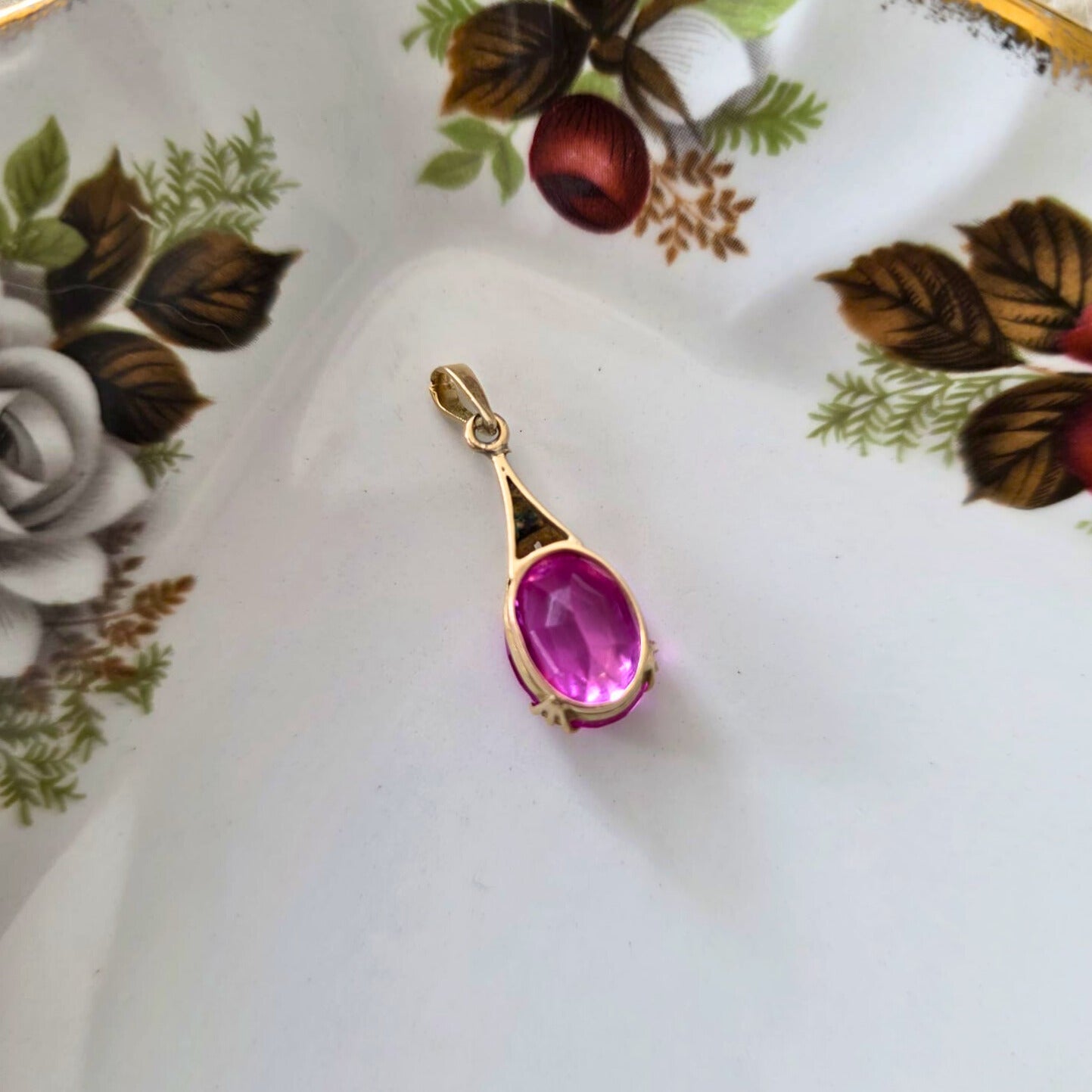 Vintage 14k gold pendant with ruby