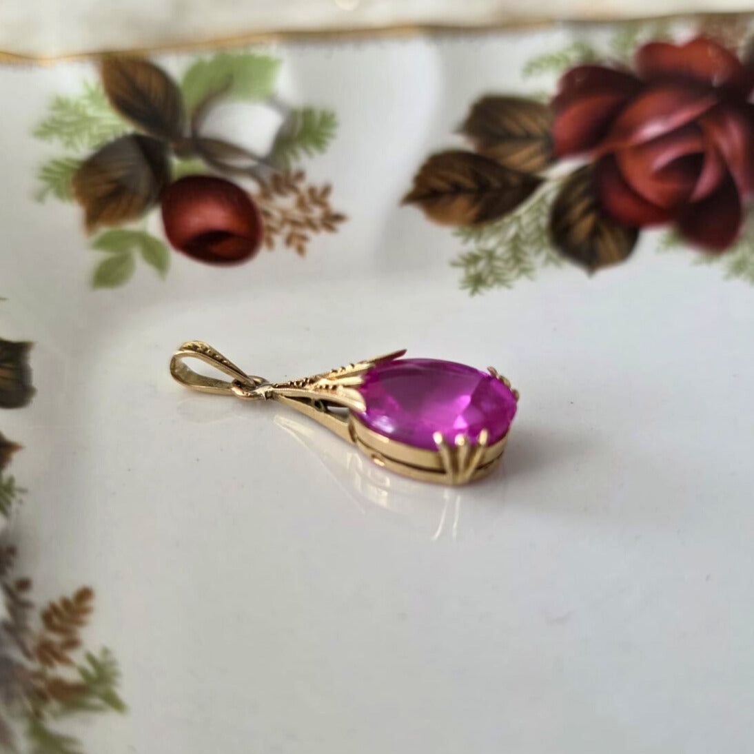 Vintage 14k gold pendant with ruby