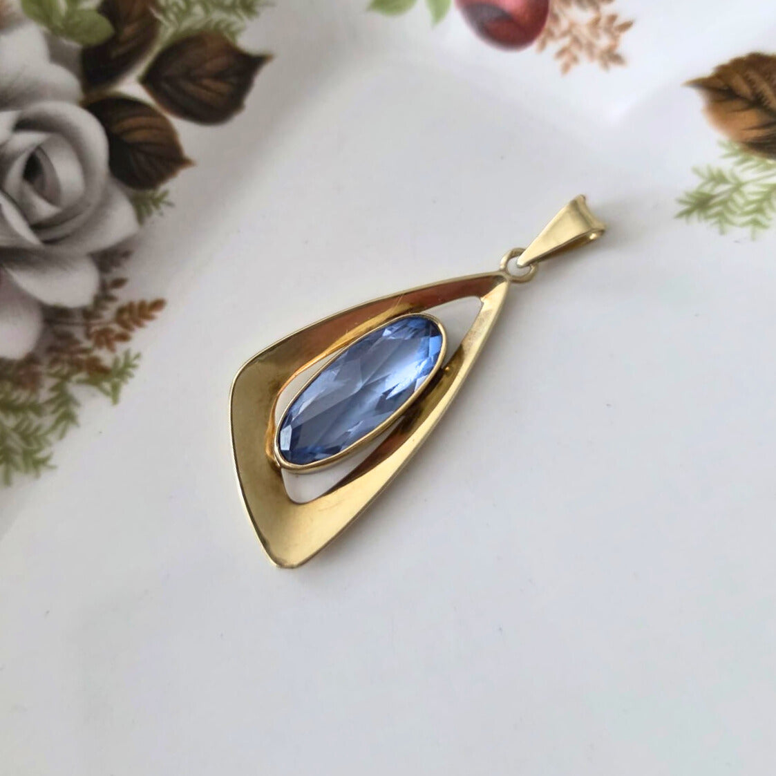 Vintage 14k gold pendant with topaz abstract