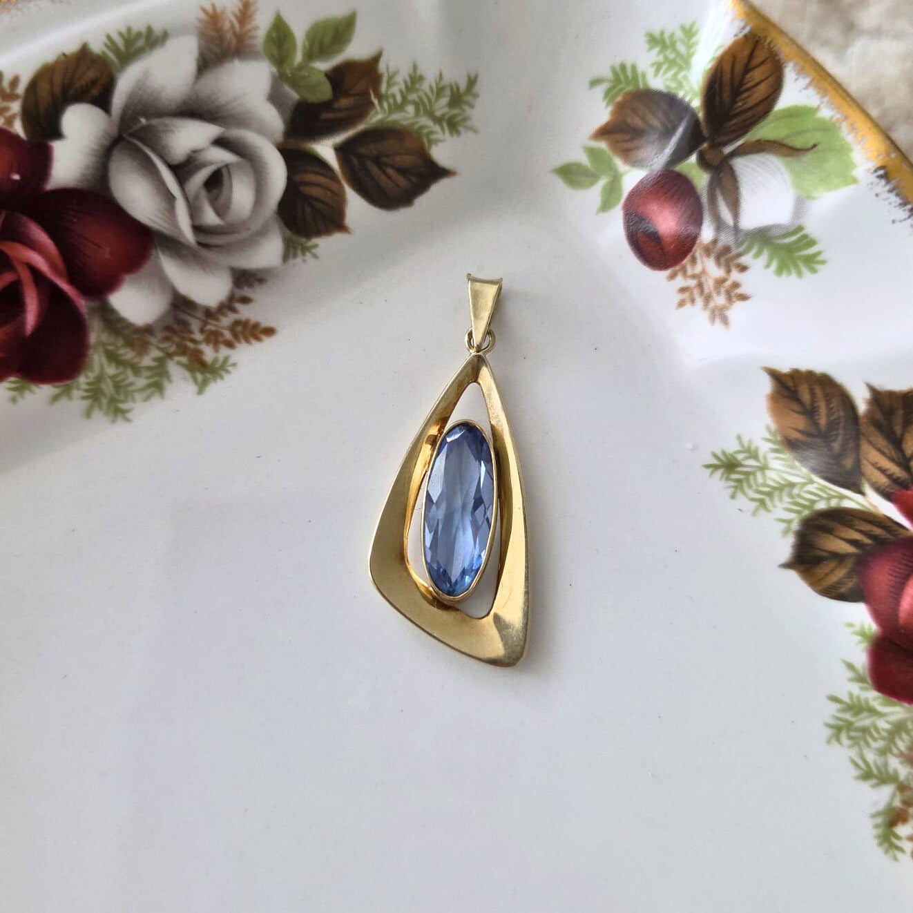 Vintage 14k gold pendant with topaz abstract