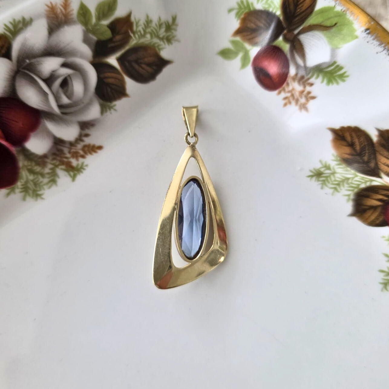 Vintage 14k gold pendant with topaz abstract