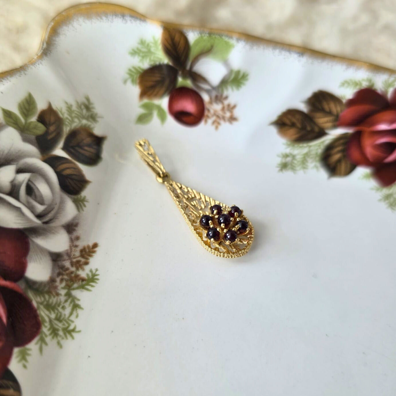 Vintage 14k gouden hanger met granaat