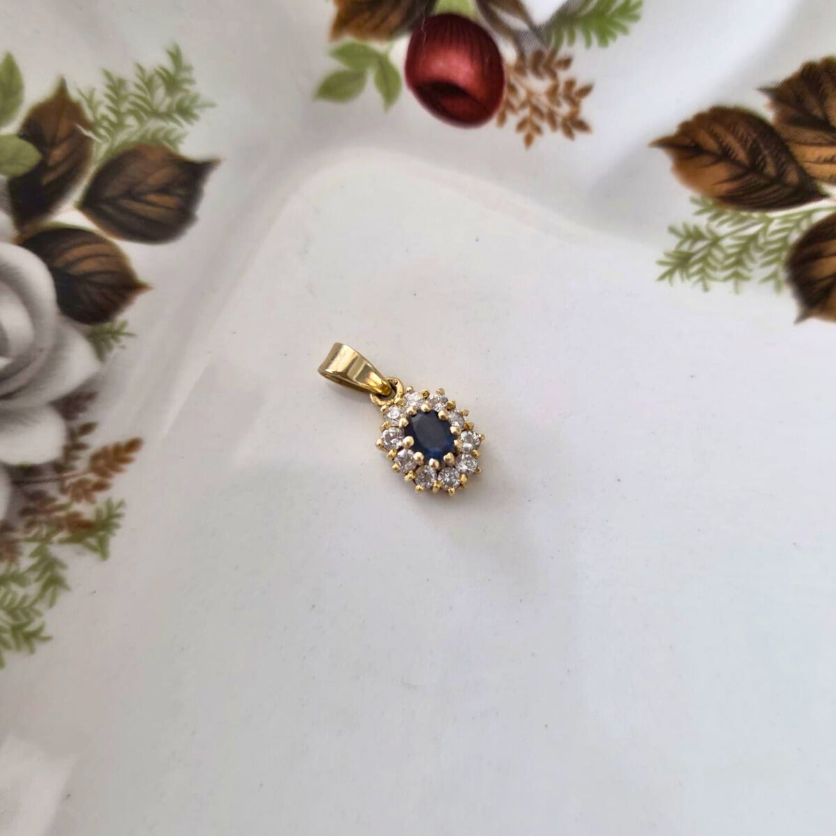 Vintage 14k gold pendant with sapphire and quartz