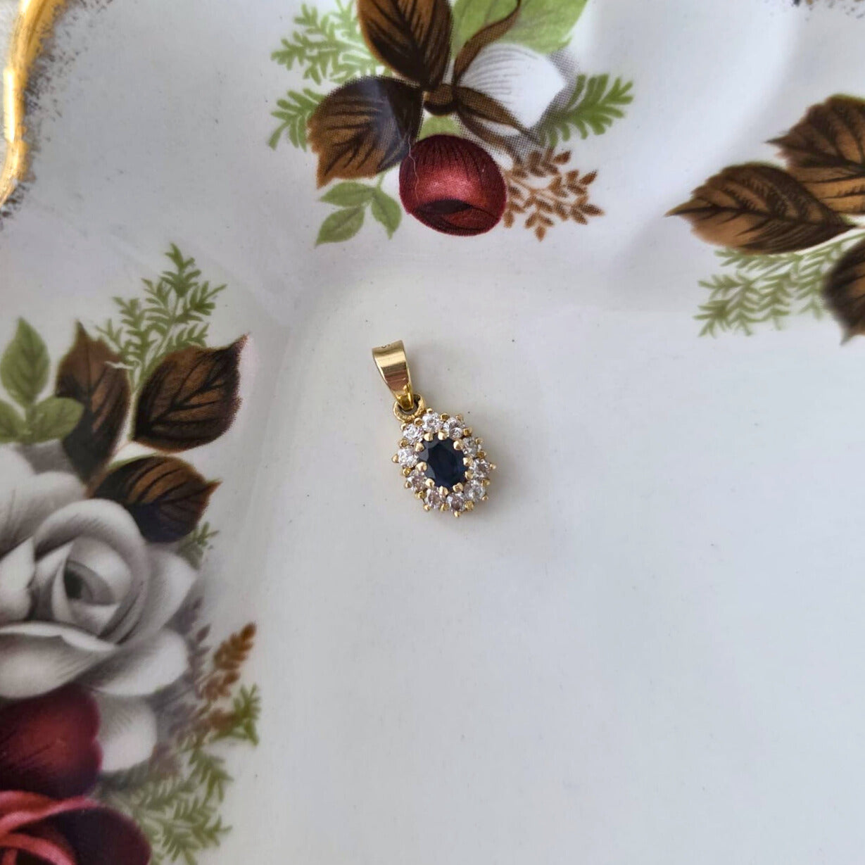 Vintage 14k gold pendant with sapphire and quartz