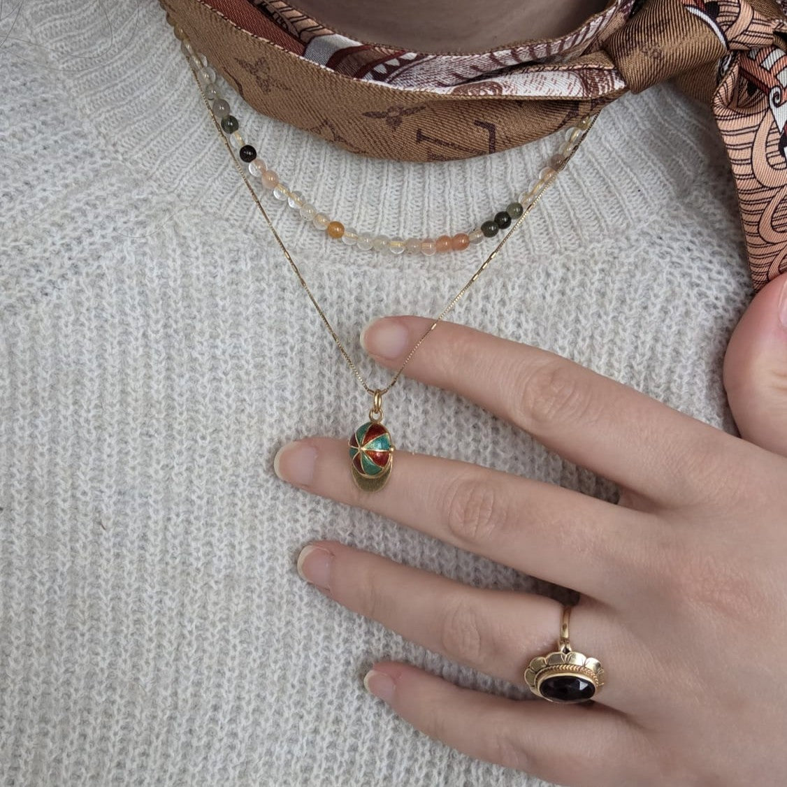 Vintage 18k gouden hanger pet emaille