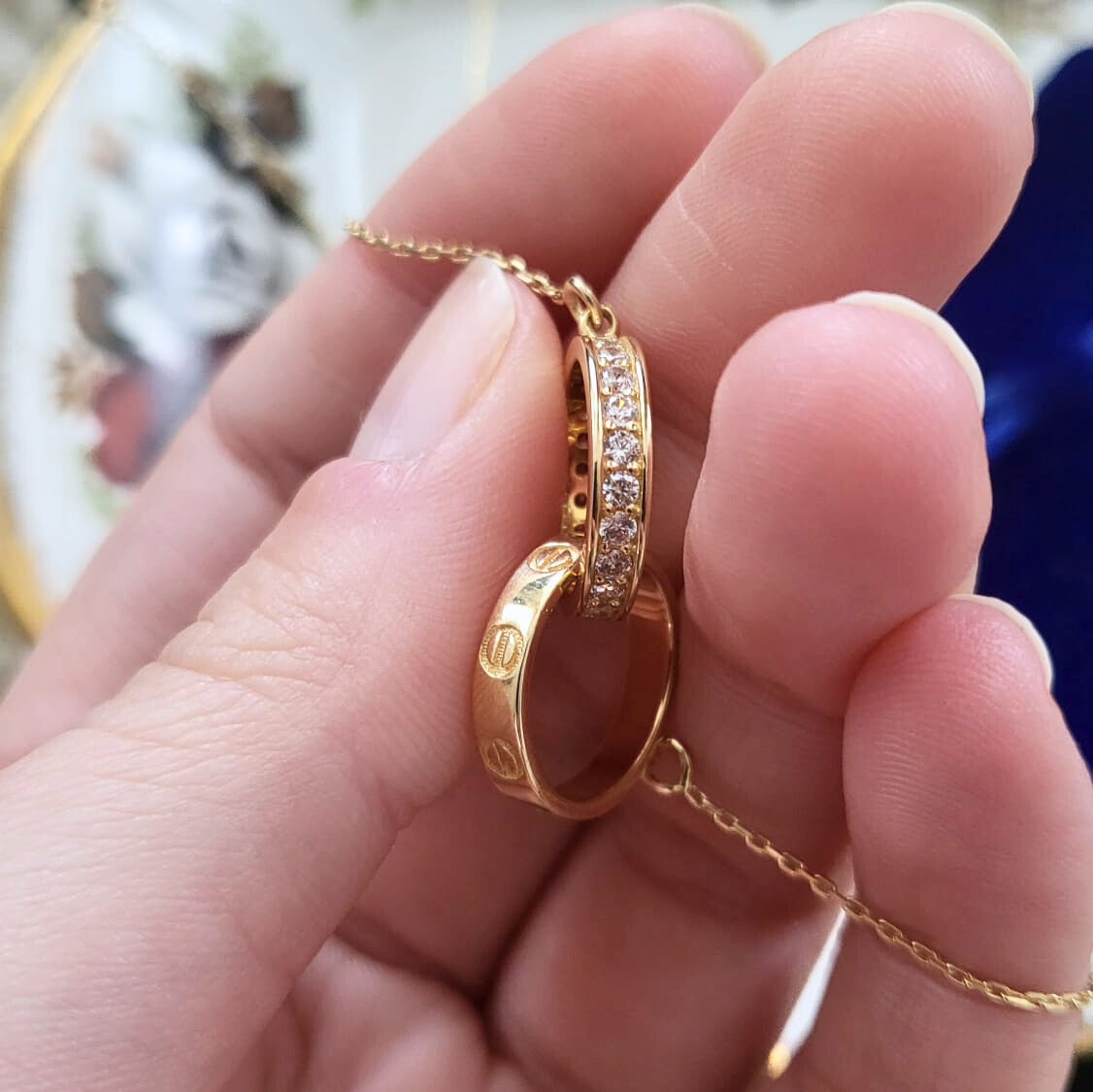 Pre-owned 14k gold chain connected