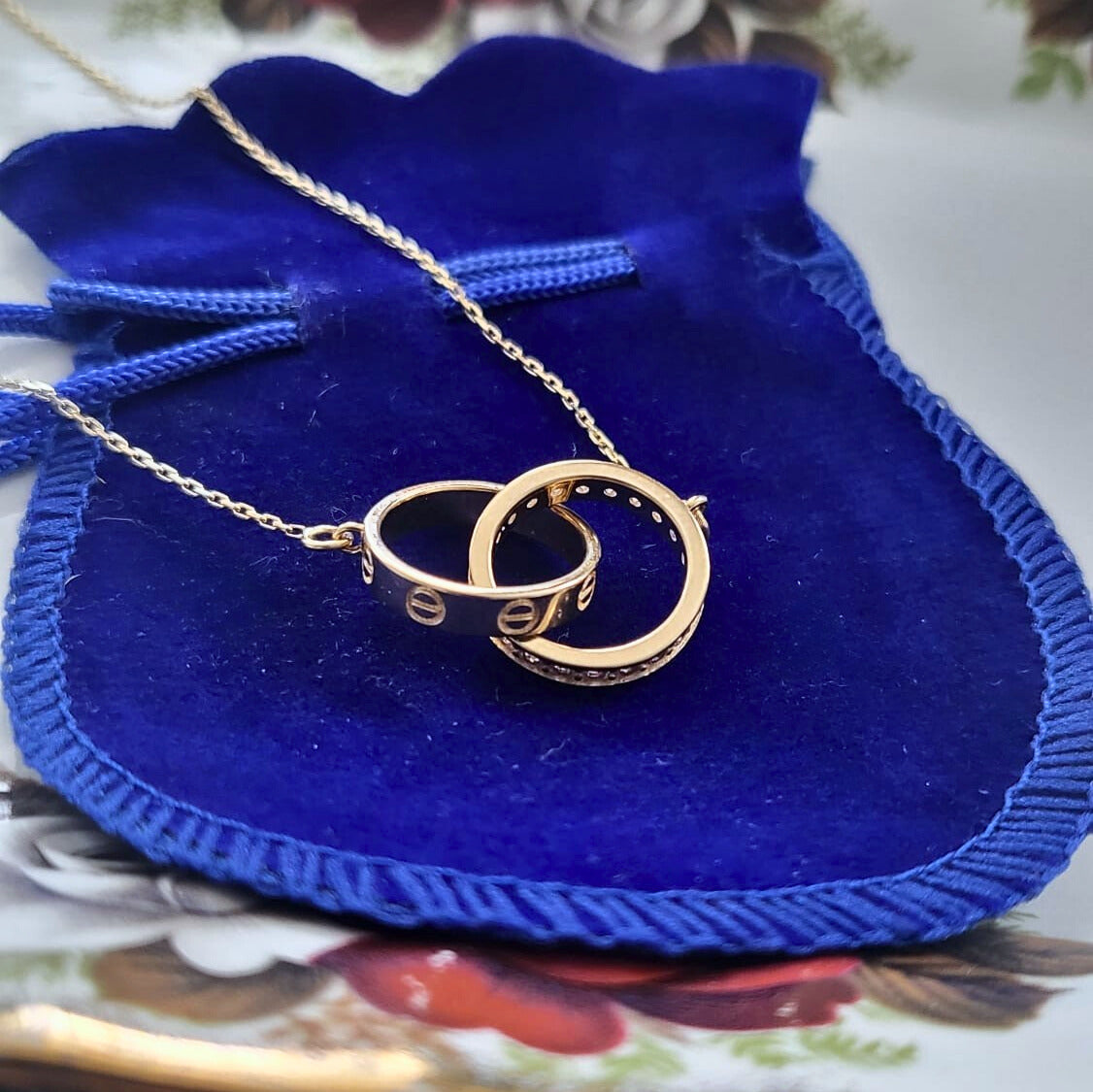 Pre-owned 14k gold chain connected