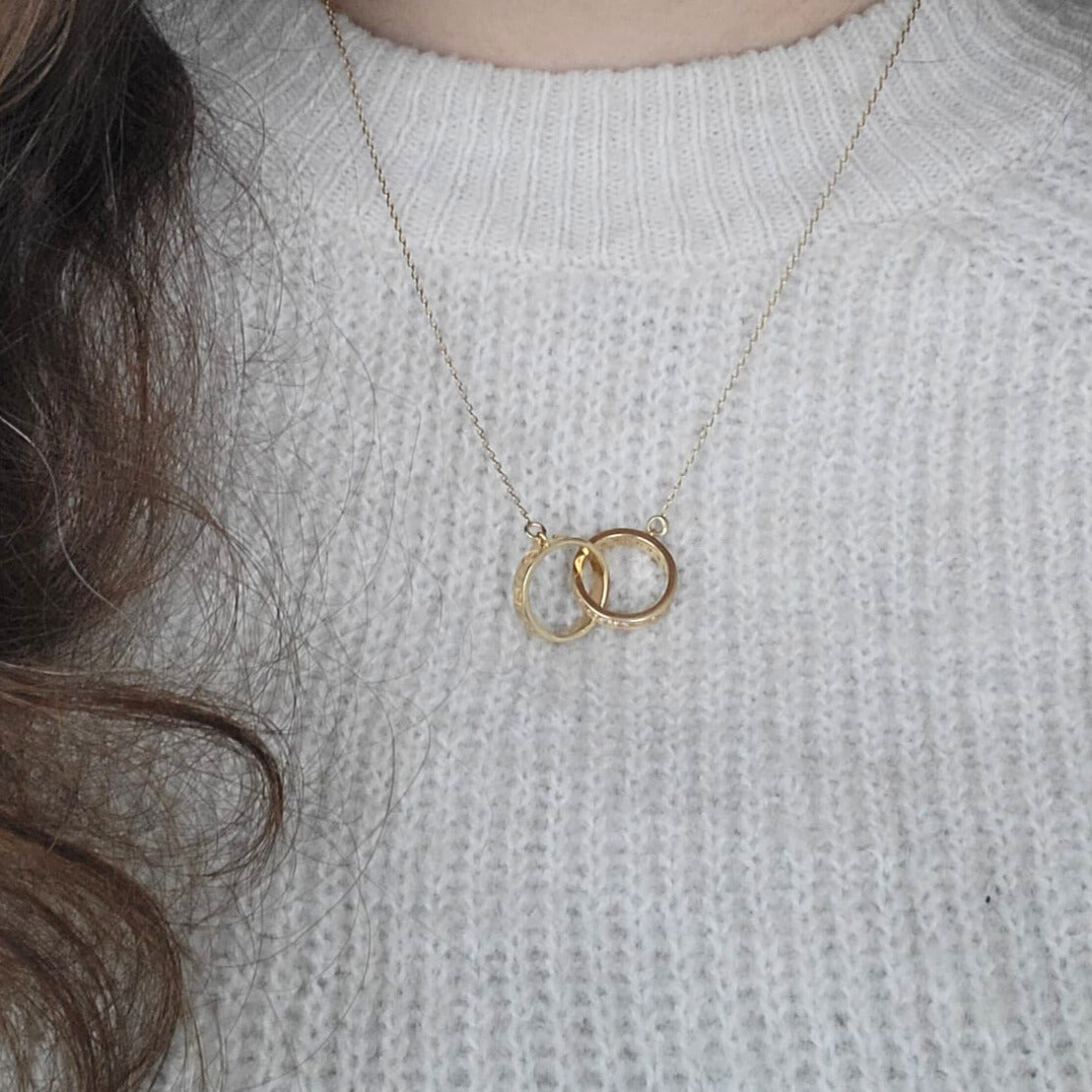 Pre-owned 14k gold chain connected