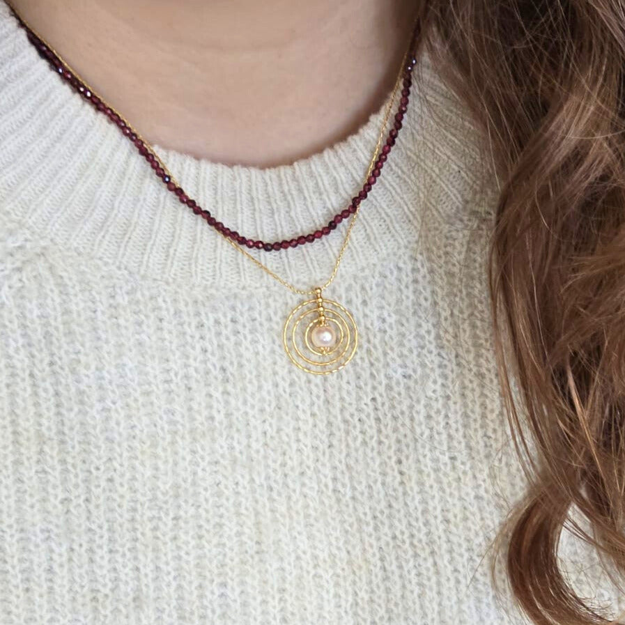 Vintage 14k gold necklace with pearl pendant