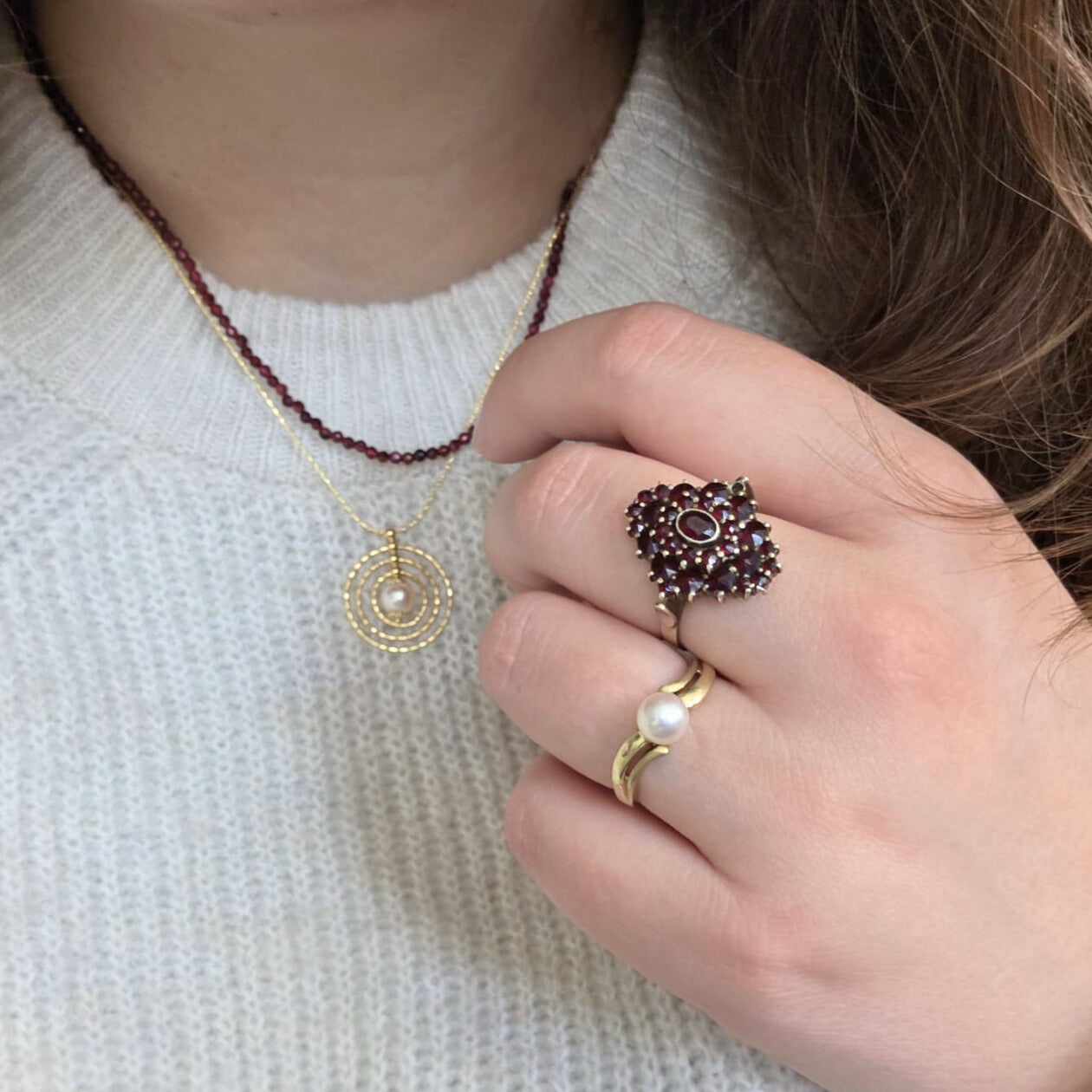 Vintage 14k gold ring with garnet cluster