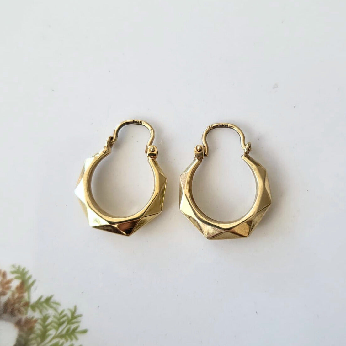 Vintage 14k gold hoop earrings facet
