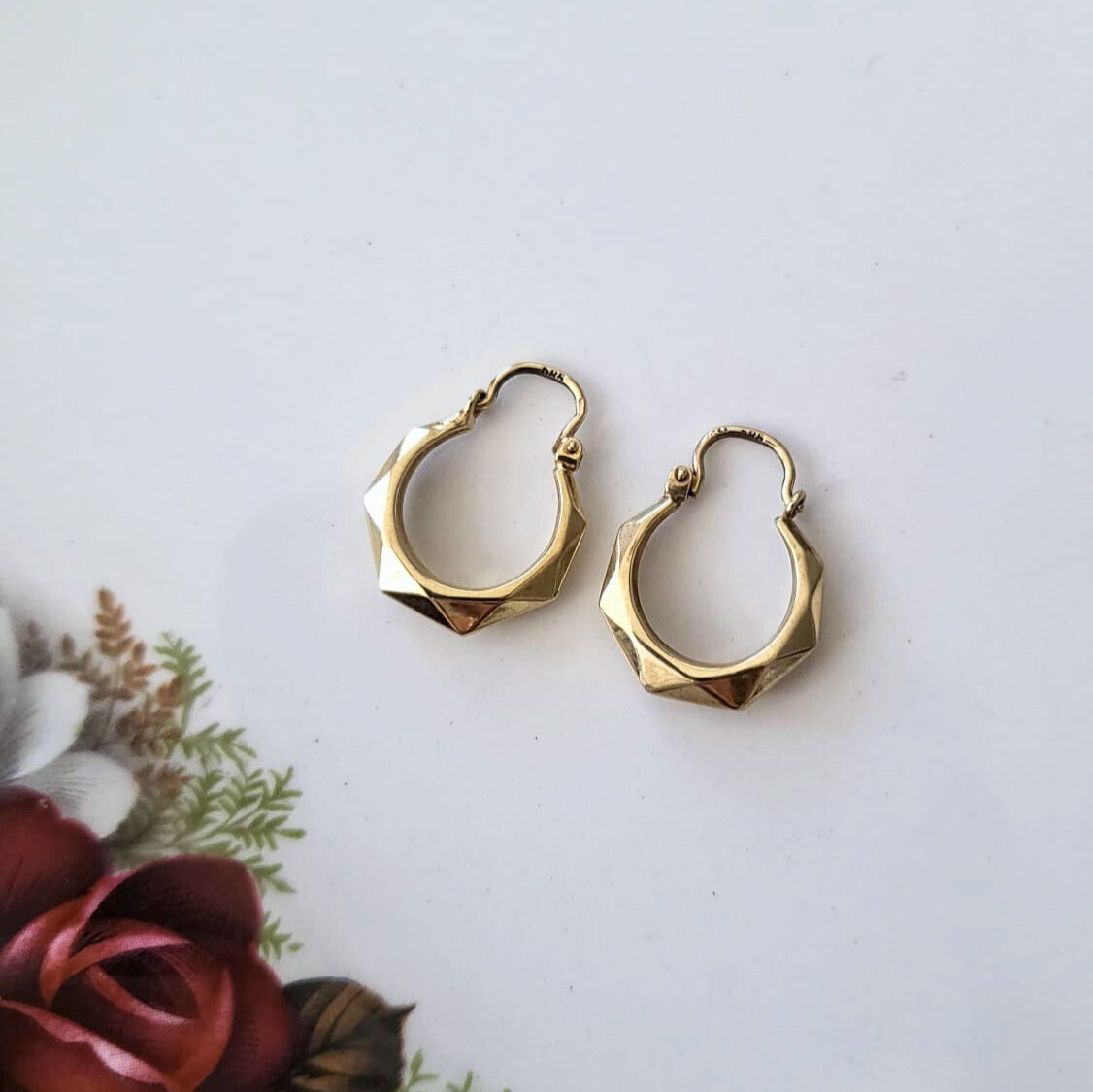 Vintage 14k gold hoop earrings facet