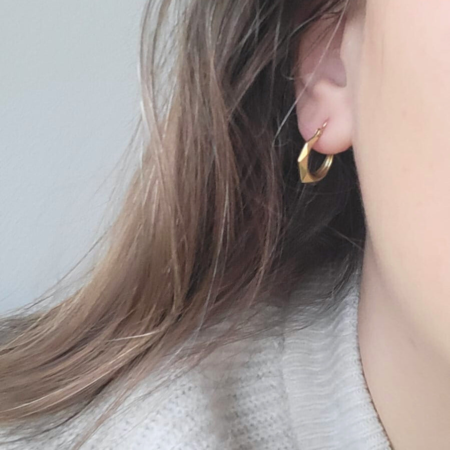 Vintage 14k gold hoop earrings facet