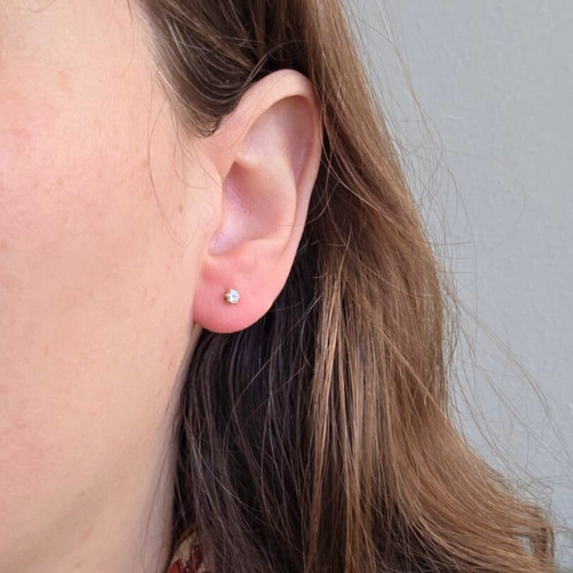 Vintage 14k gold quartz stud earrings
