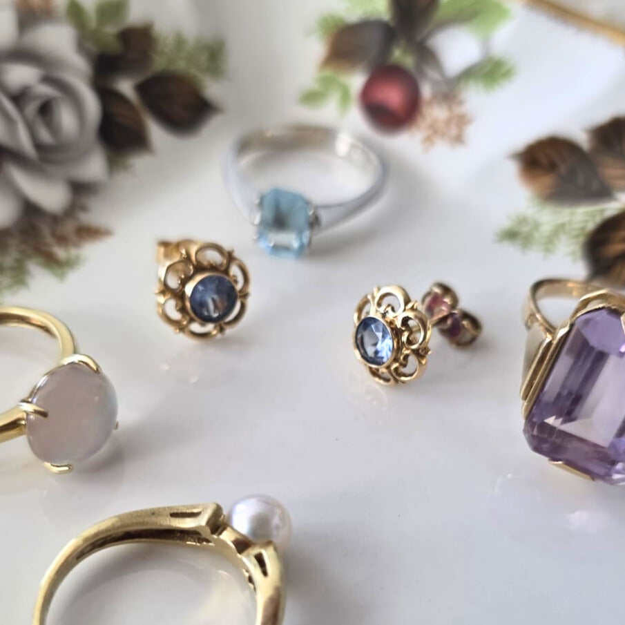 Vintage 14k gold topaz stud earrings