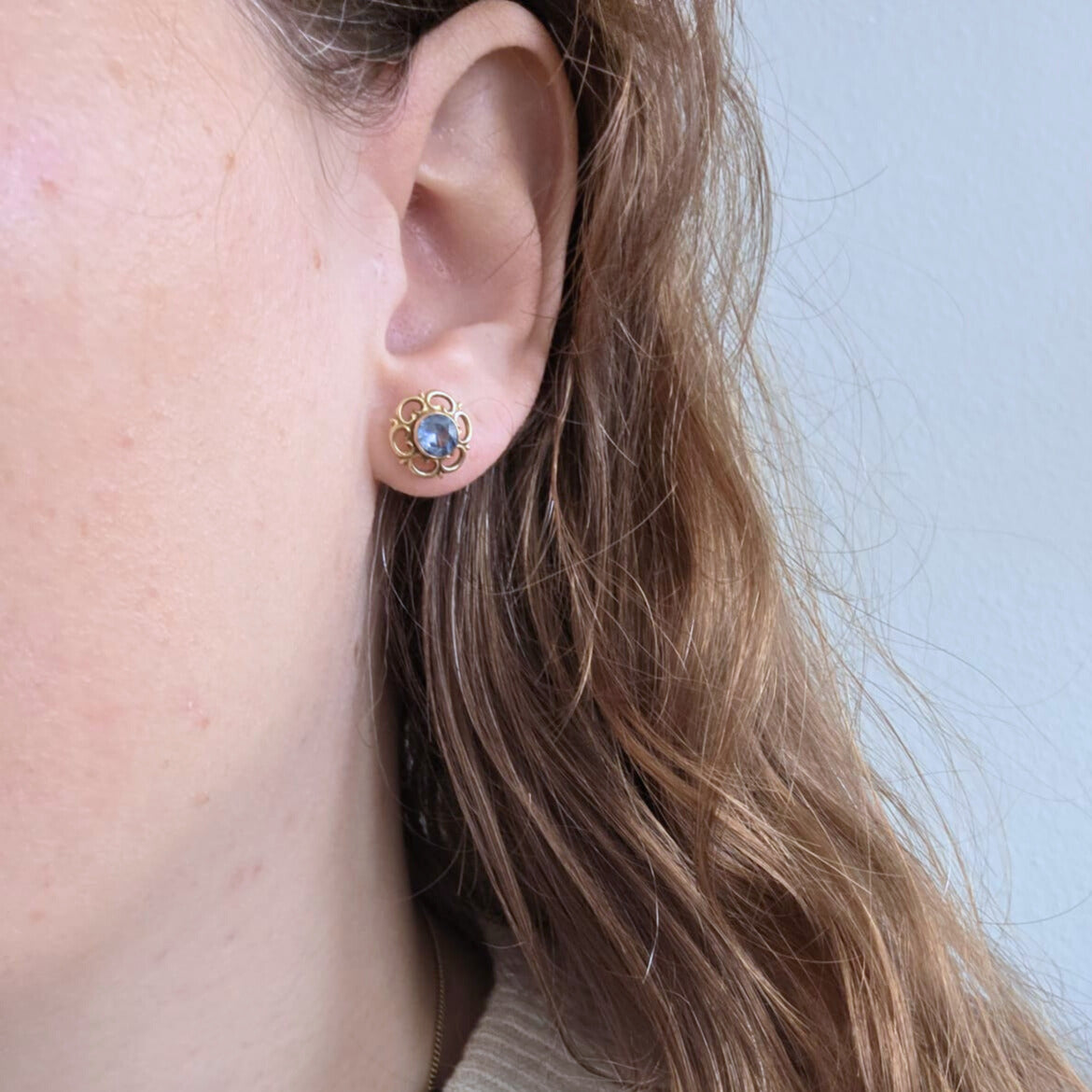 Vintage 14k gold topaz stud earrings