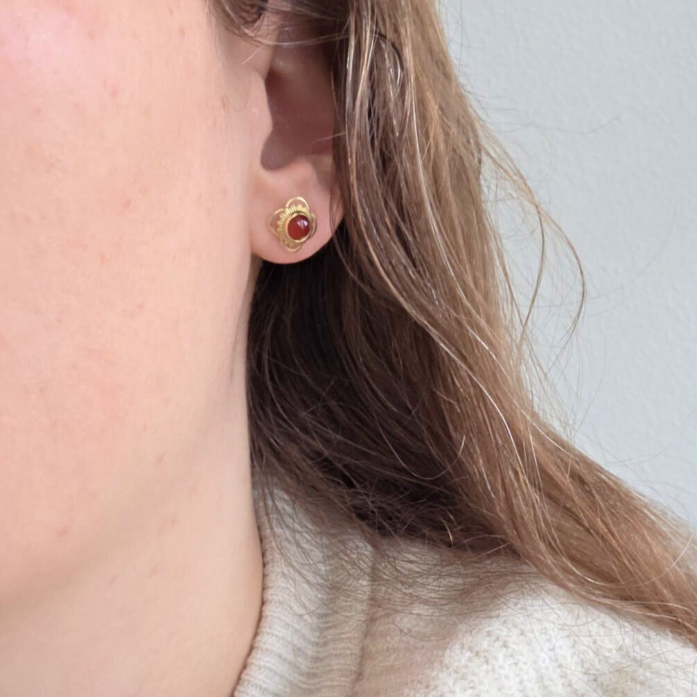 Vintage 14k gold carnelian stud earrings