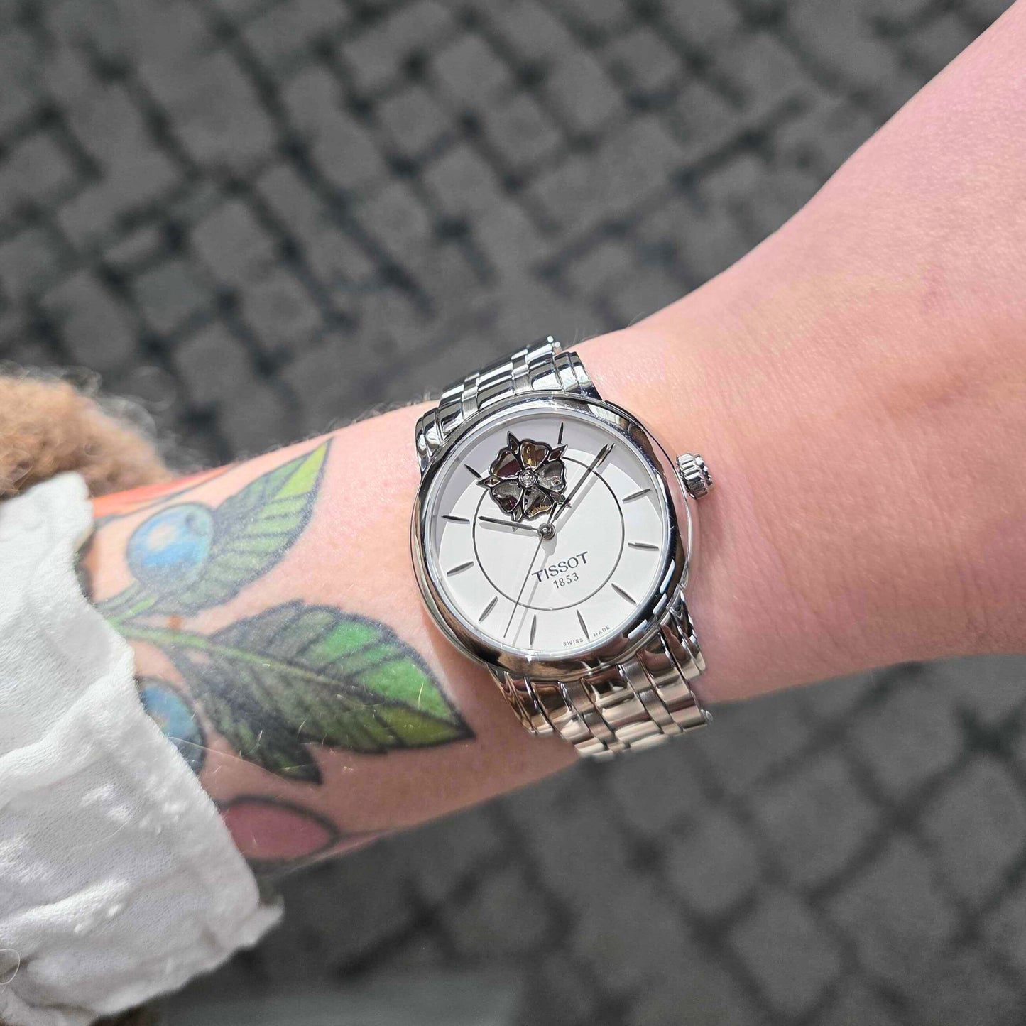 Pre-owned Tissot Lady Heart Powermatic 80 T050.207.11.011.04