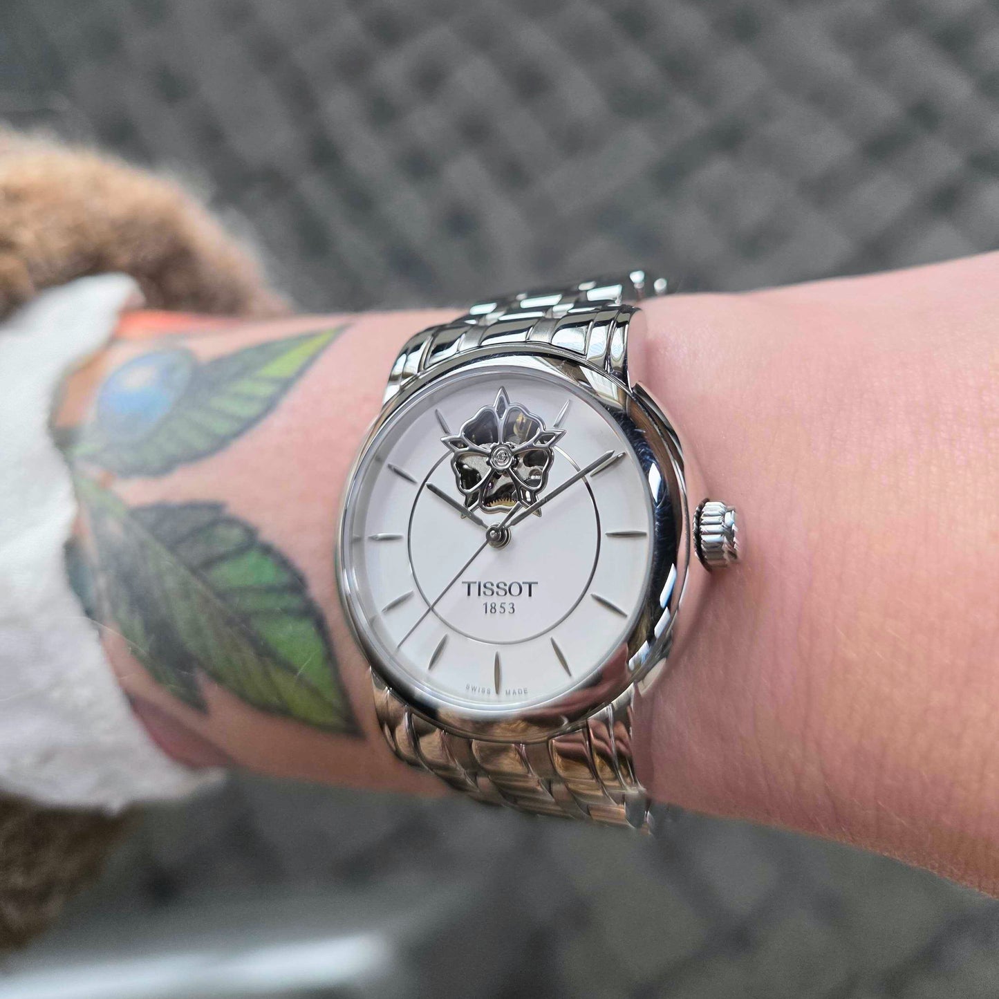 Pre-owned Tissot Lady Heart Powermatic 80 T050.207.11.011.04