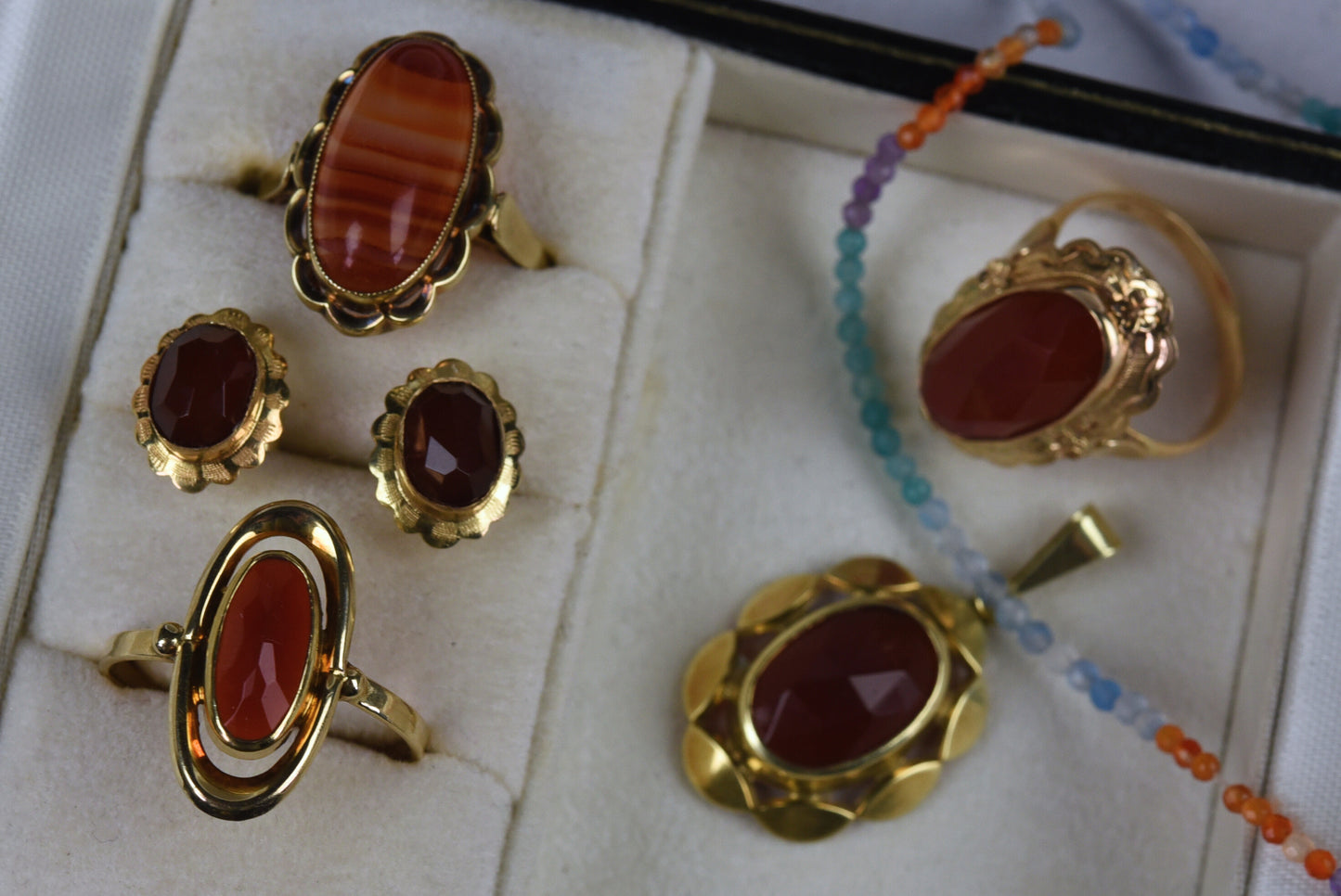 Vintage 14k gold ring with carnelian