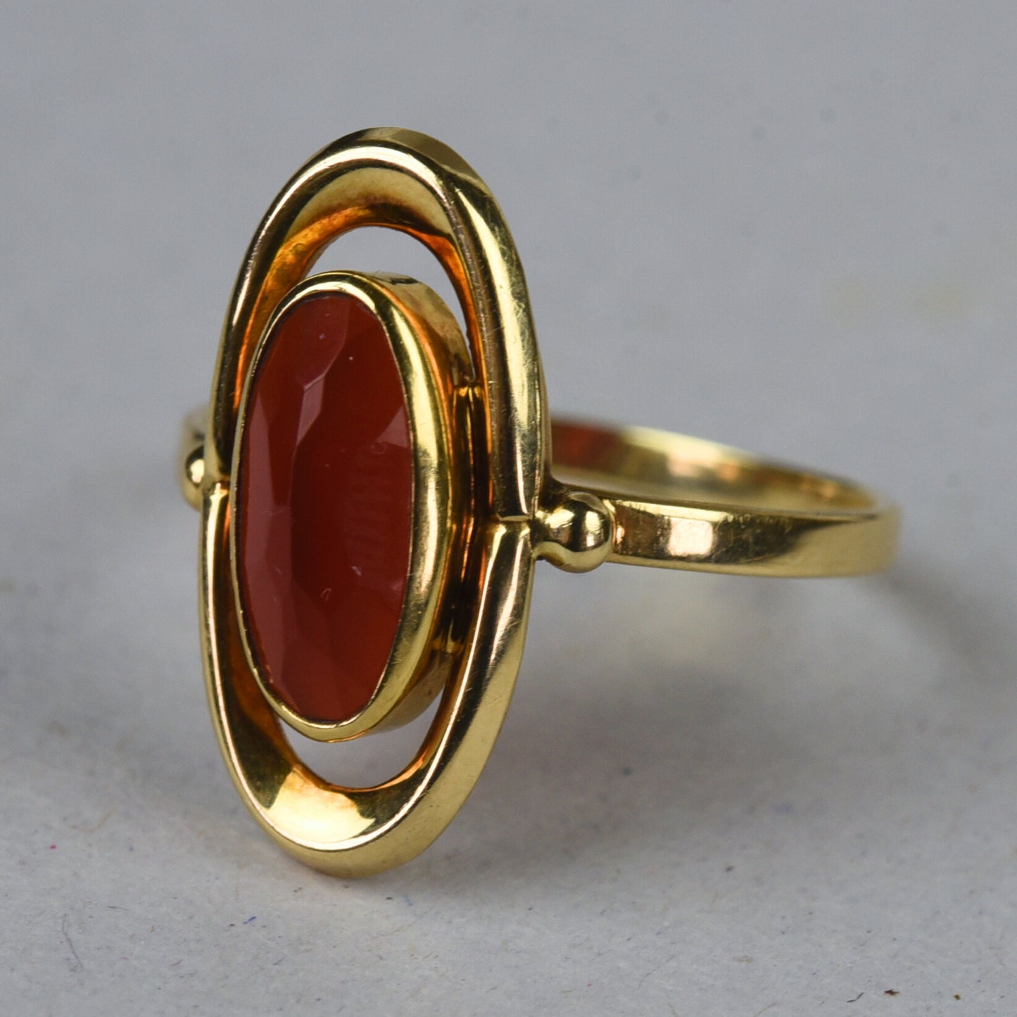 Vintage 14k gold ring with carnelian