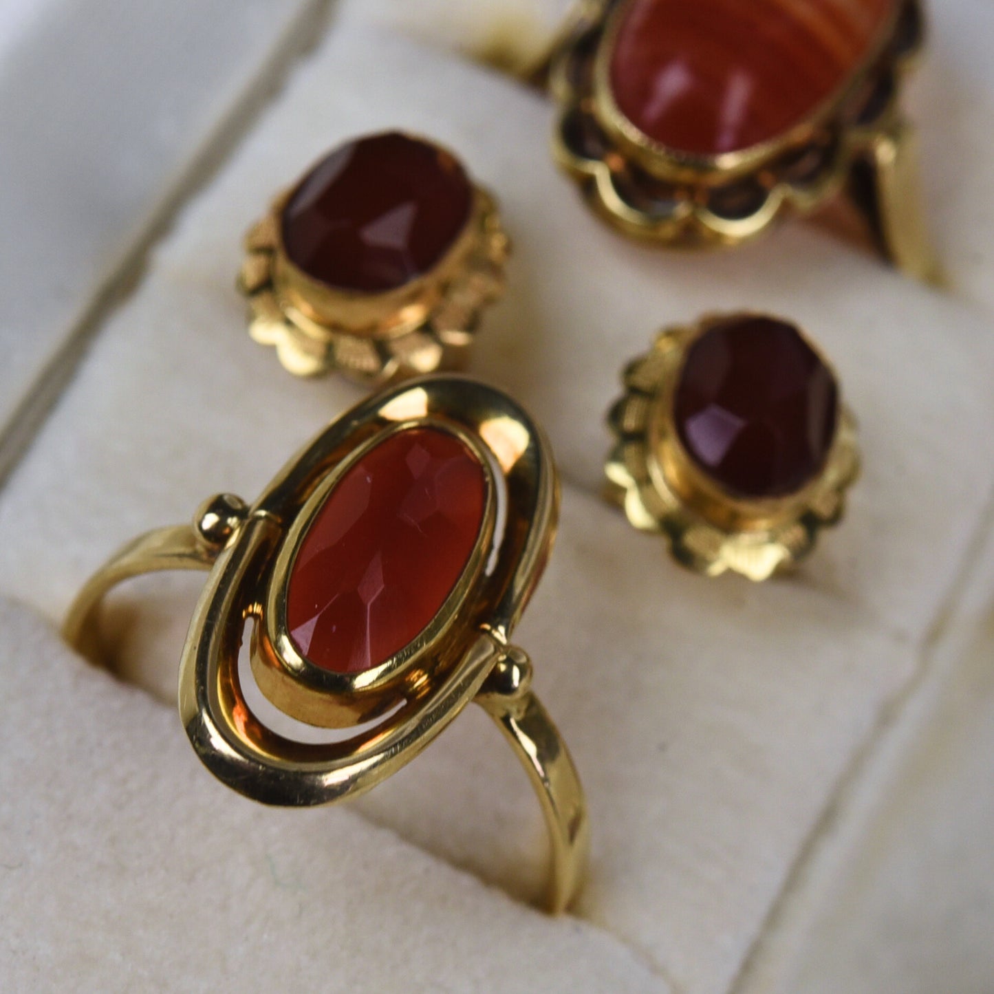 Vintage 14k gold ring with carnelian