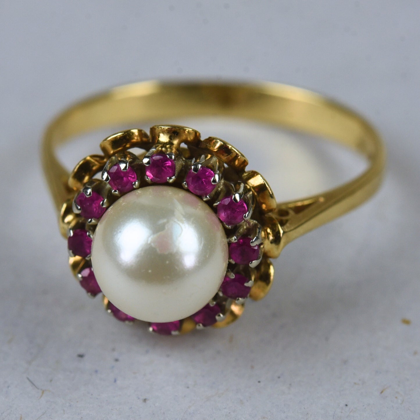 Vintage 18k gold ring with pearl and ruby