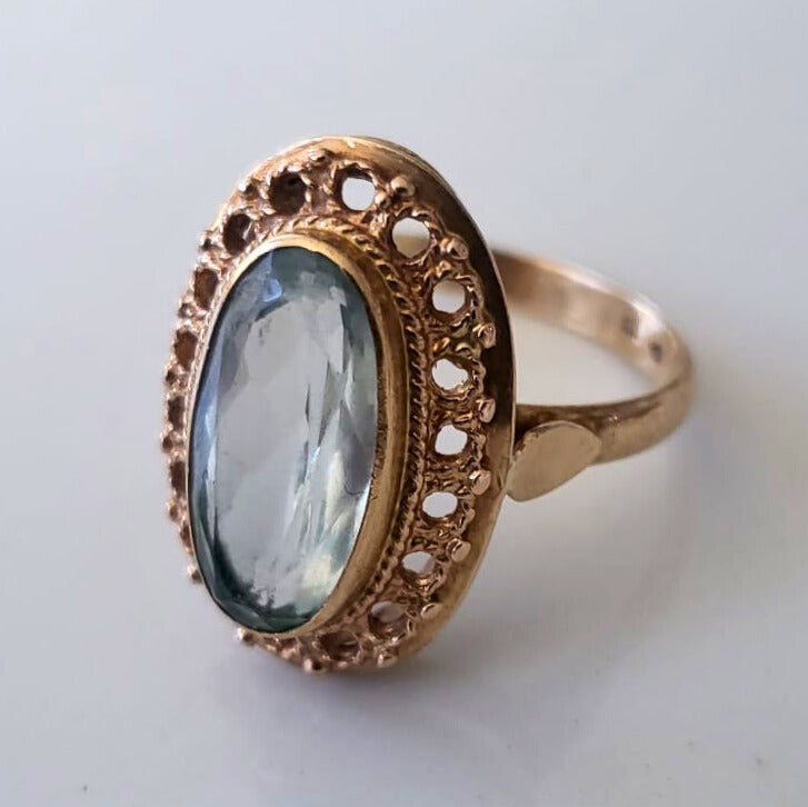 Vintage 14k gold ring with aquamarine