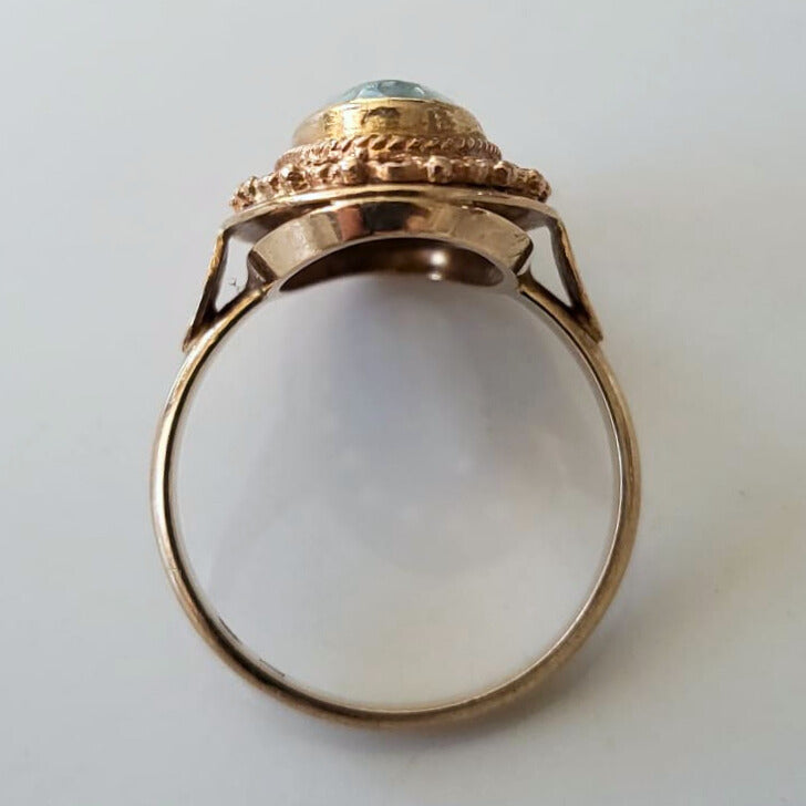 Vintage 14k gold ring with aquamarine