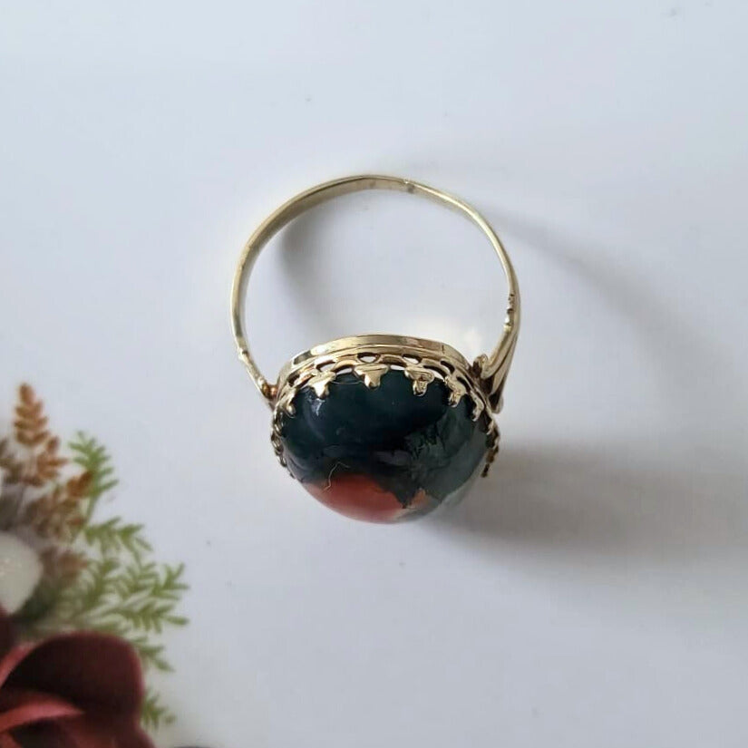 Vintage 10k gold ring with moss agate