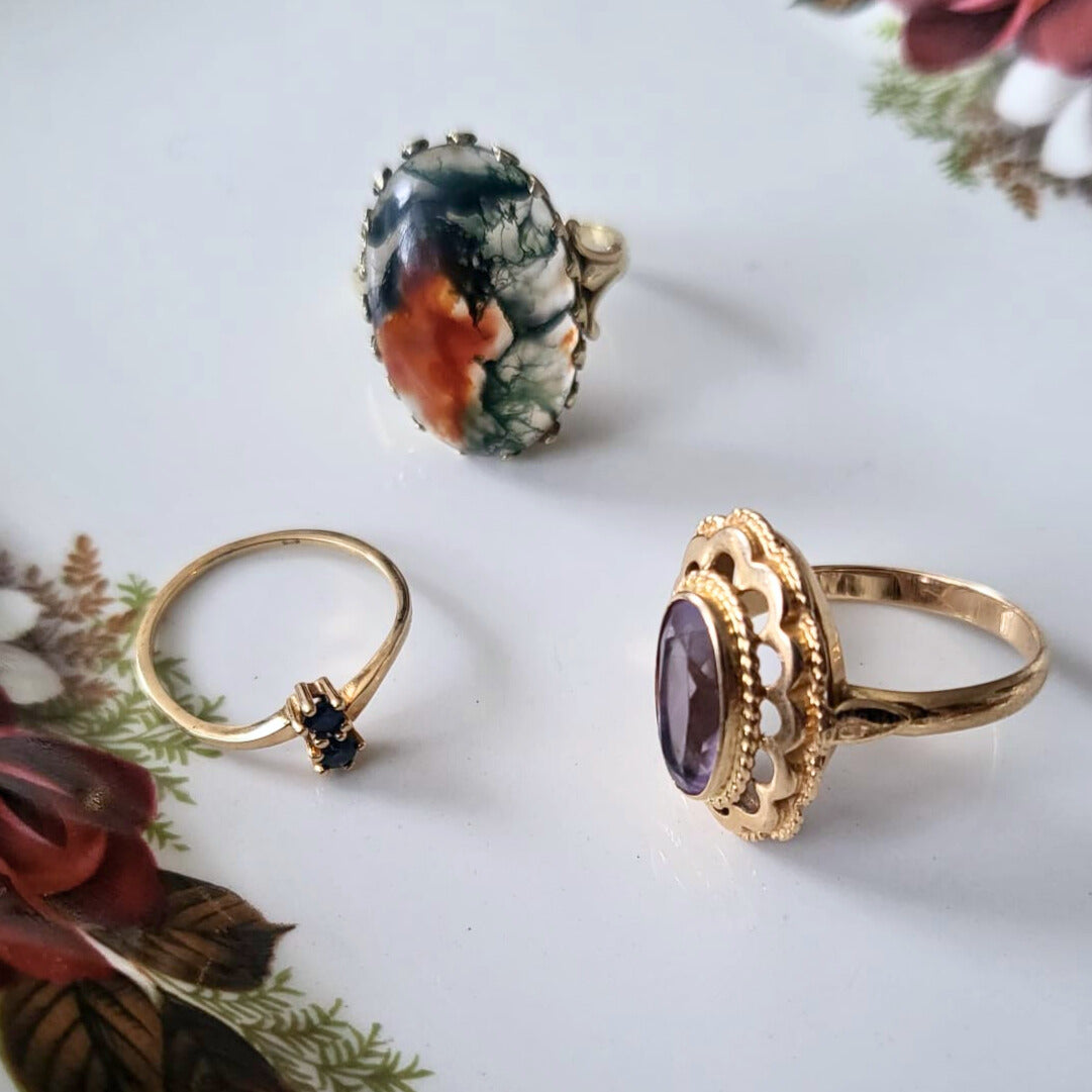 Vintage 10k gold ring with moss agate